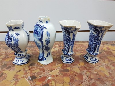 26980222b - 4 kleine Vasen, Delft, 18. Jh., davon 3 signiert Duijn, Fayence, Blaumalerei, drei mit ...