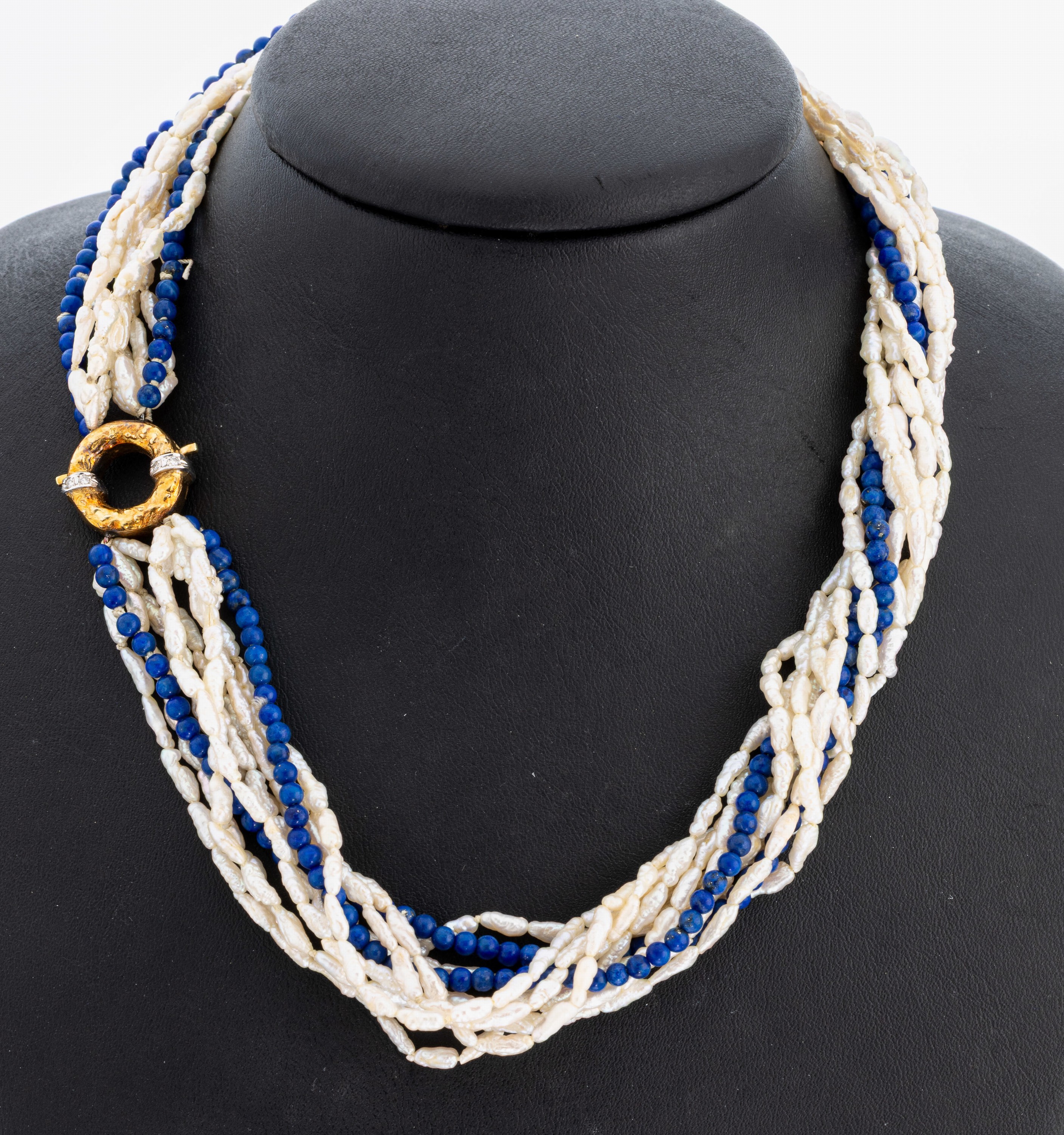 Perl-Lapislazuli-Collier mit 14 kt Gold Brillant-Schließe, GG/WG 585/000 gepr., 9 Stränge mit unrunden Zuchtperlen, 2 Stränge mit ...