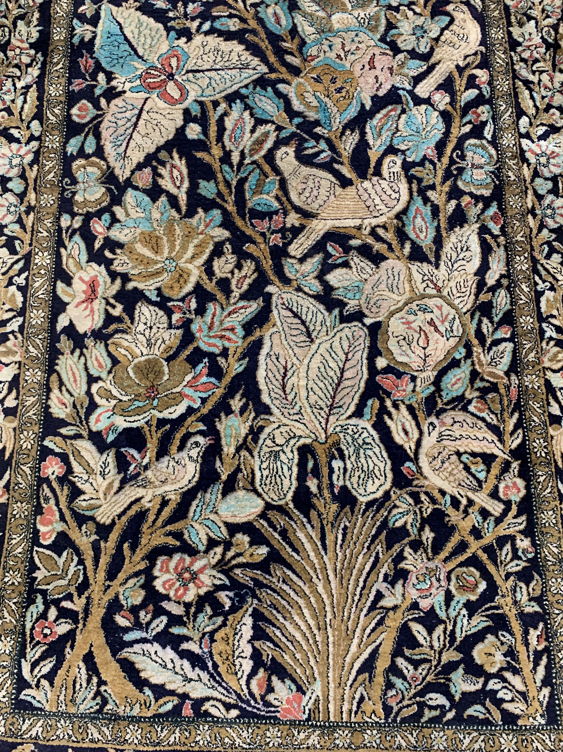Detail d: Ghom Seide wohl"Shakeri", Persien, Anfang 20.Jhd, reine Naturseide, ca. 155 x 105 cm, EHZ: 2(Fransen erneuert).