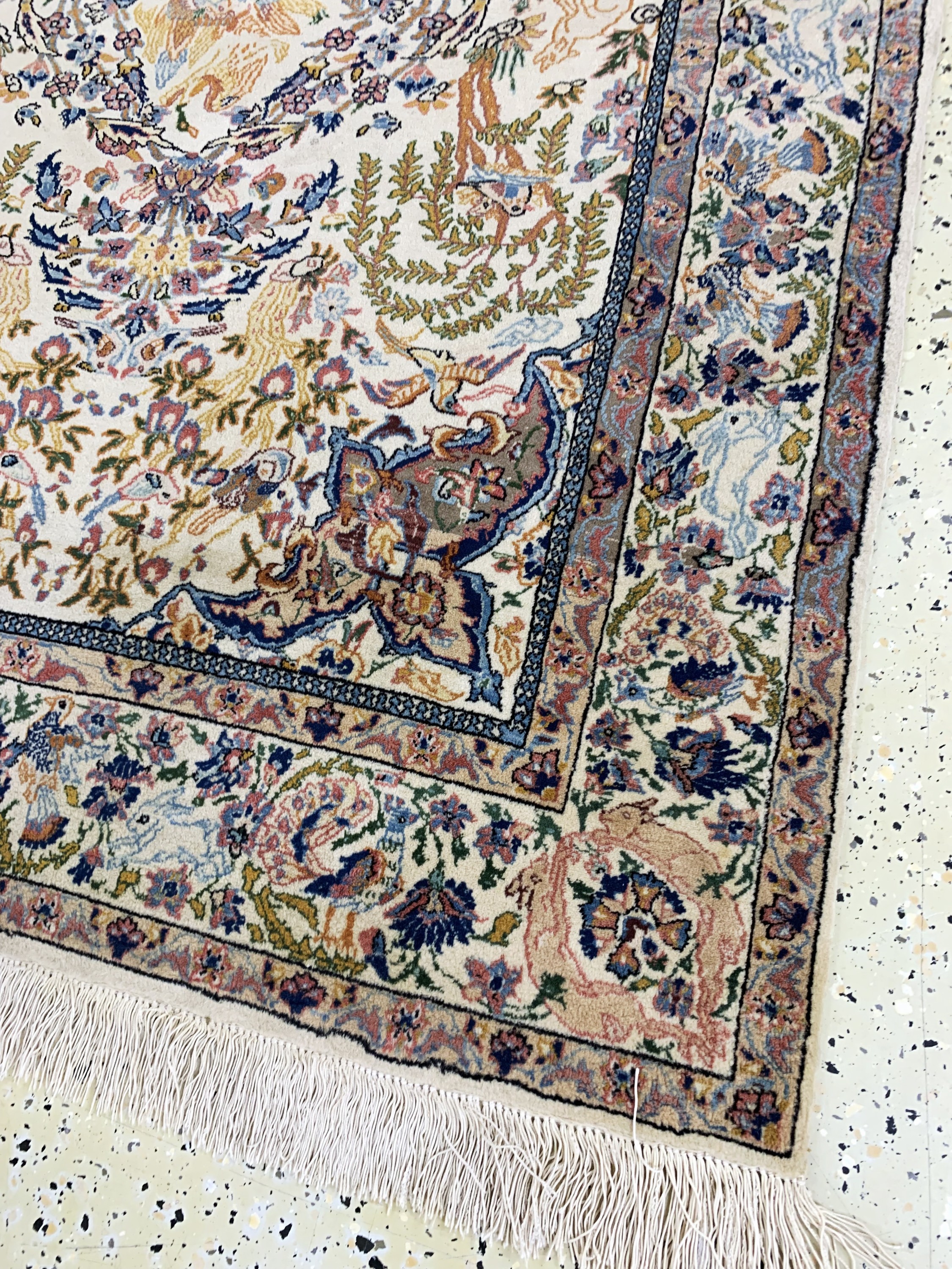 Detail d: Esfahan fein alt, Persien, Mitte 20.Jhd, Korkwolle auf Seide, ca. 160 x 110 cm, ca. 1,0Mio. Kn/qm, EHZ: 2(Fransen erneuert).