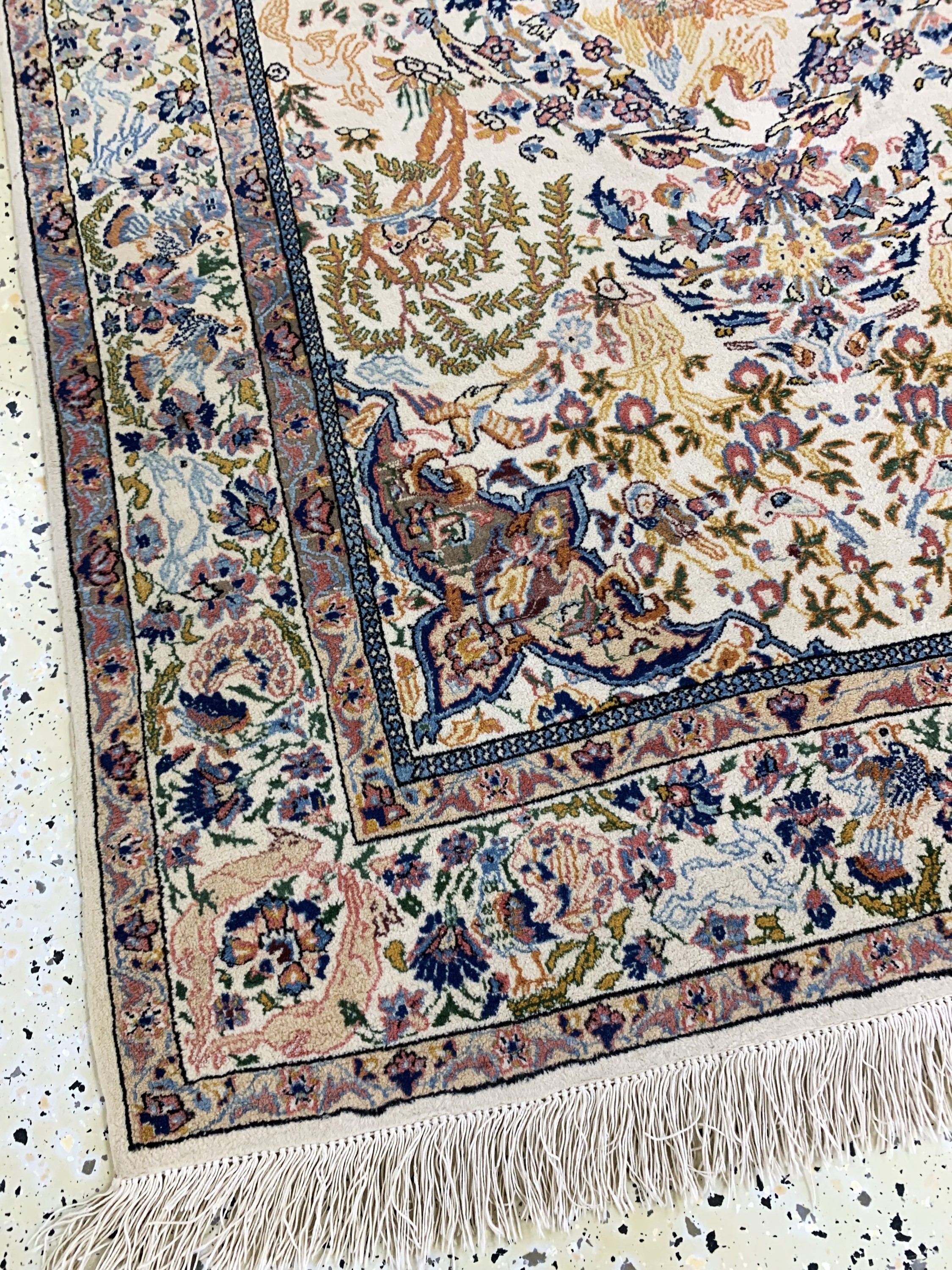 Detail e: Esfahan fein alt, Persien, Mitte 20.Jhd, Korkwolle auf Seide, ca. 160 x 110 cm, ca. 1,0Mio. Kn/qm, EHZ: 2(Fransen erneuert).