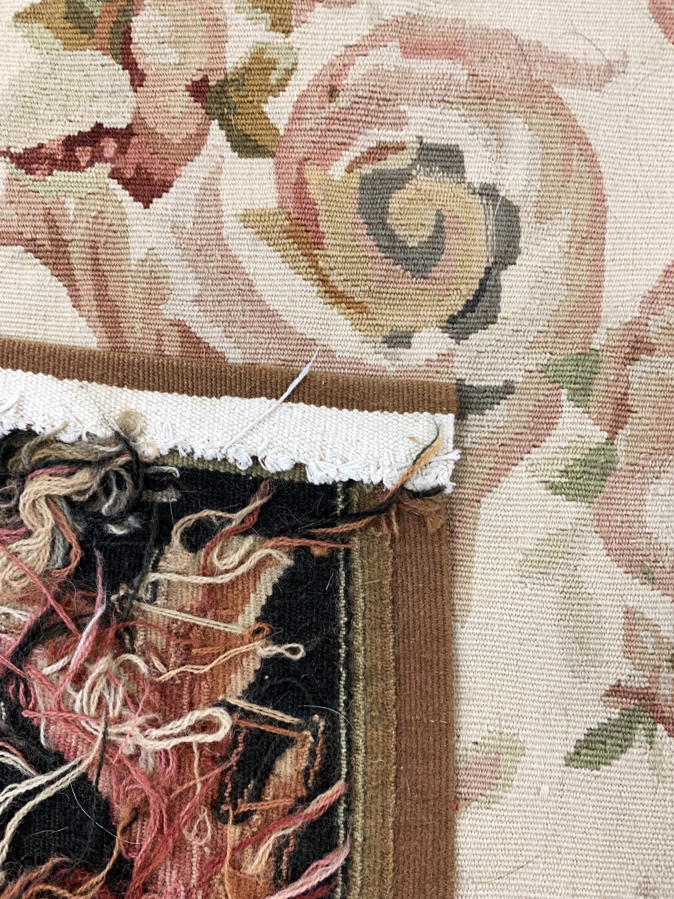 Detail e: Aubusson"flachgewebt", China, Ende 20.Jhd, Wolle auf Baumwolle, ca. 185 x 120 cm, EHZ: 1-2
