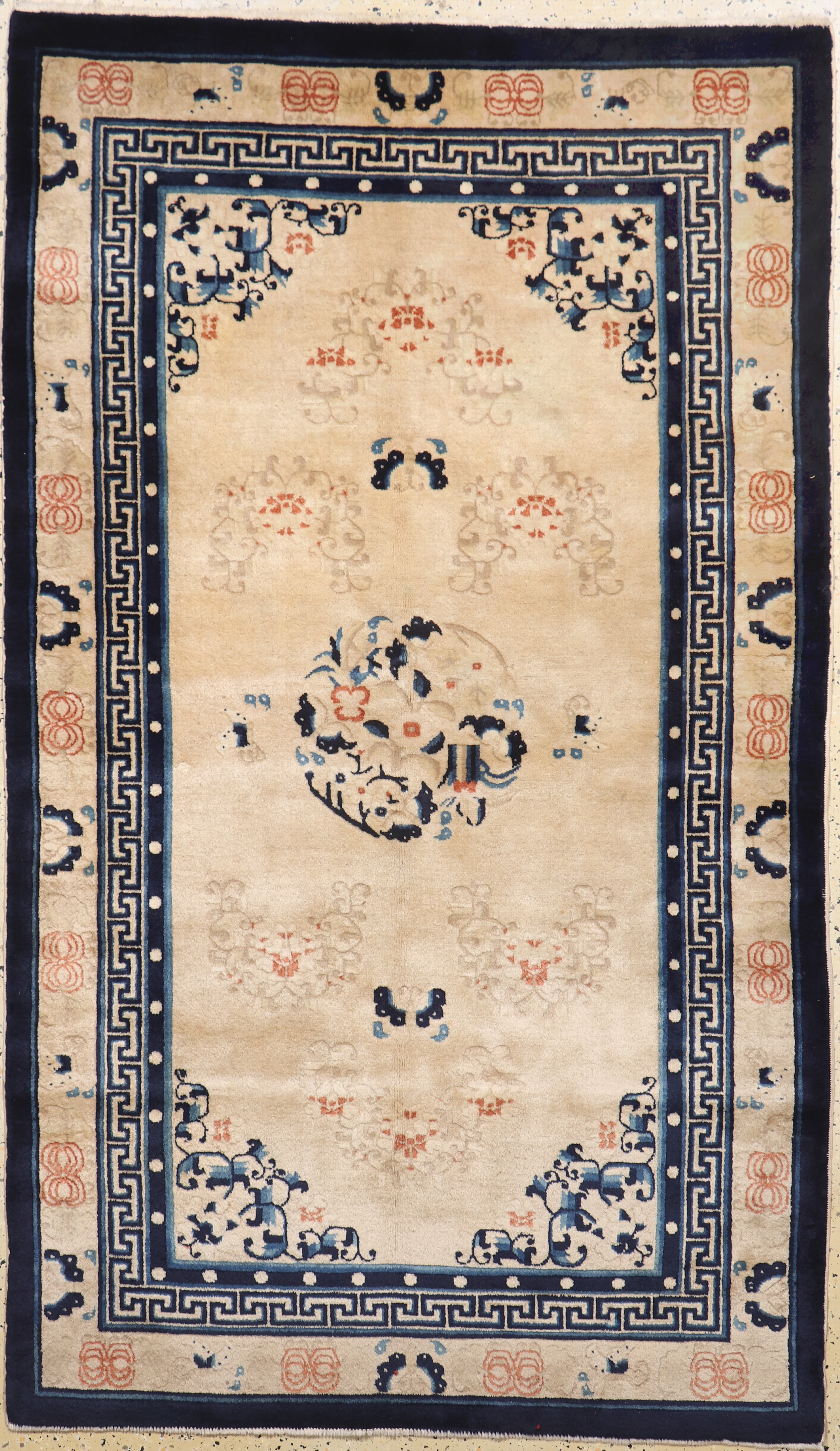 Image 26980333 - Peking alt, China, Mitte 20.Jhd, Wolle auf Baumwolle, ca. 213 x 128 cm, gereinigt, EHZ: ...