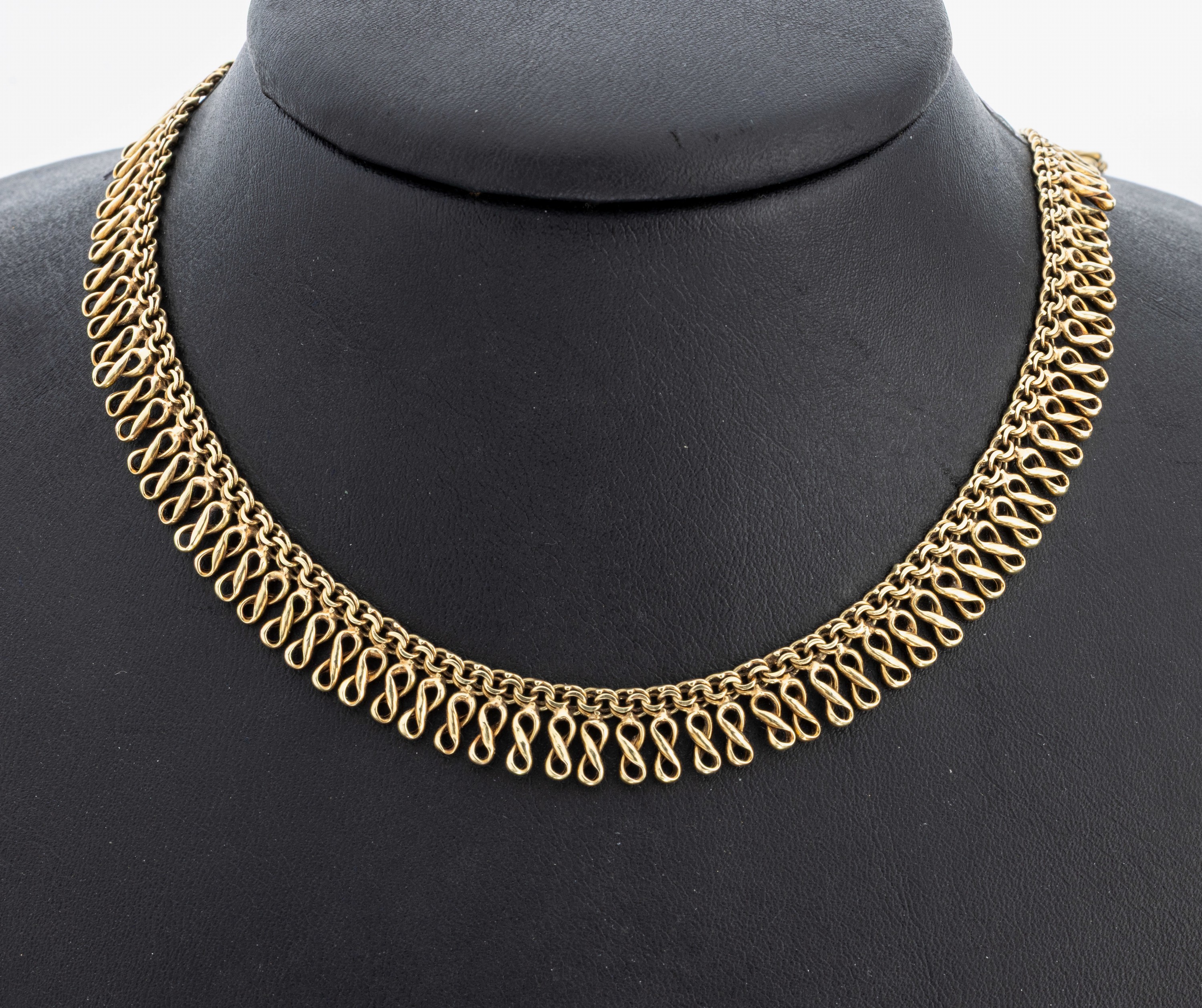 14 kt Gold Collier, GG 585/000, Glieder in Form von Unendlichkeitszeichen, L. variabel ca. 40-44 cm, Federringschließe, ca. 20.1 g