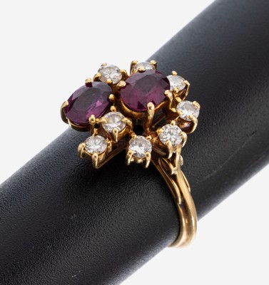 Image 26980375 - 18 kt Gold Rubin-Brillant-Ring, GG 750/000,2 ovalfacett. Rubine zus. ca. 1.60 ct, 8 ...