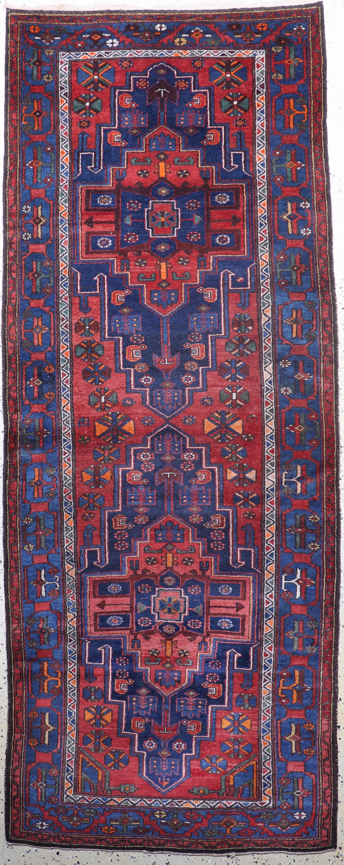 Shahsawan, Persien, Mitte 20.Jhd, Wolle aufBaumwolle, ca. 290 x 115 cm, EHZ: 2