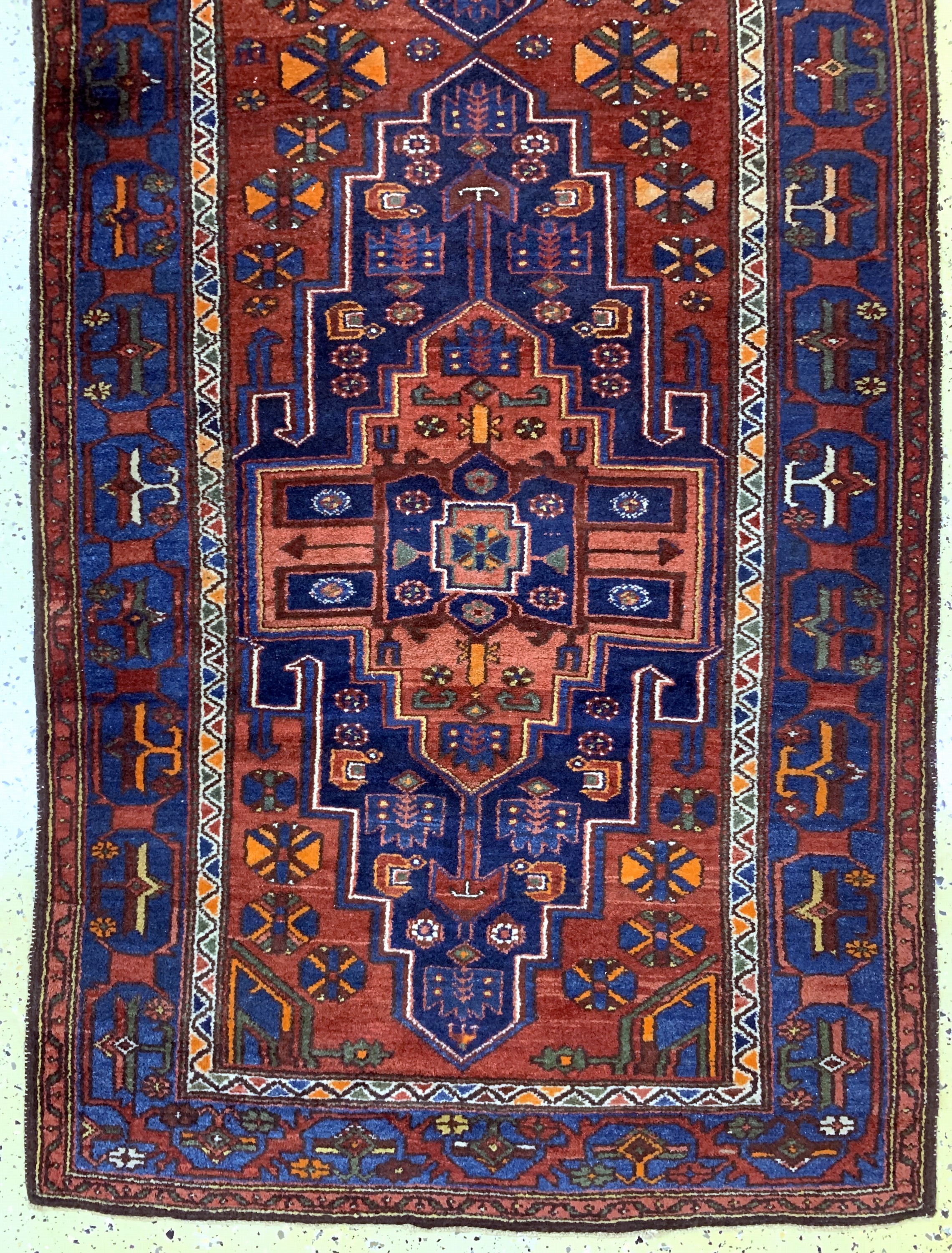 Detail c: Shahsawan, Persien, Mitte 20.Jhd, Wolle aufBaumwolle, ca. 290 x 115 cm, EHZ: 2