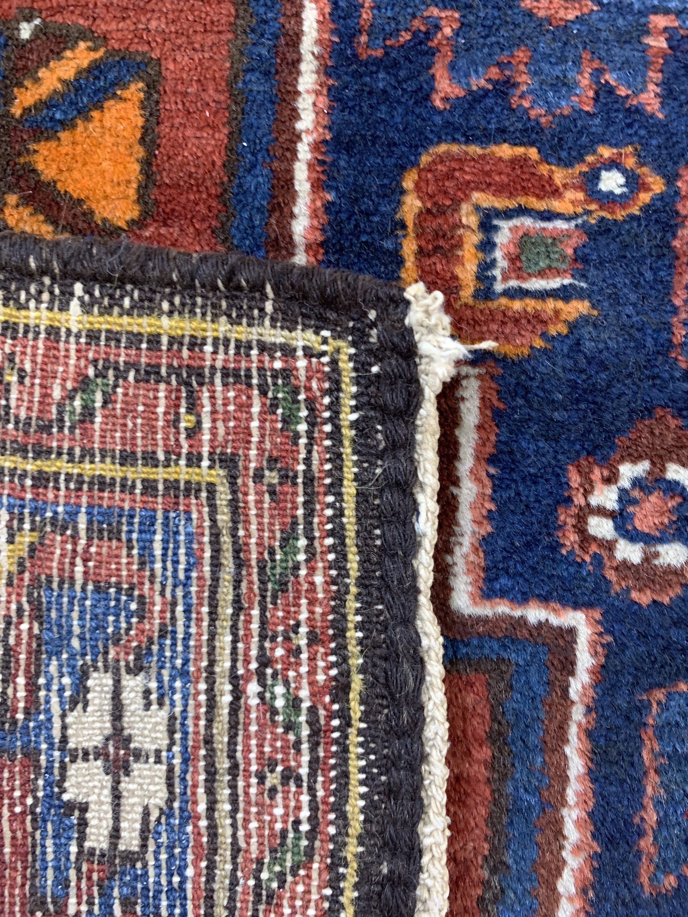Detail e: Shahsawan, Persien, Mitte 20.Jhd, Wolle aufBaumwolle, ca. 290 x 115 cm, EHZ: 2