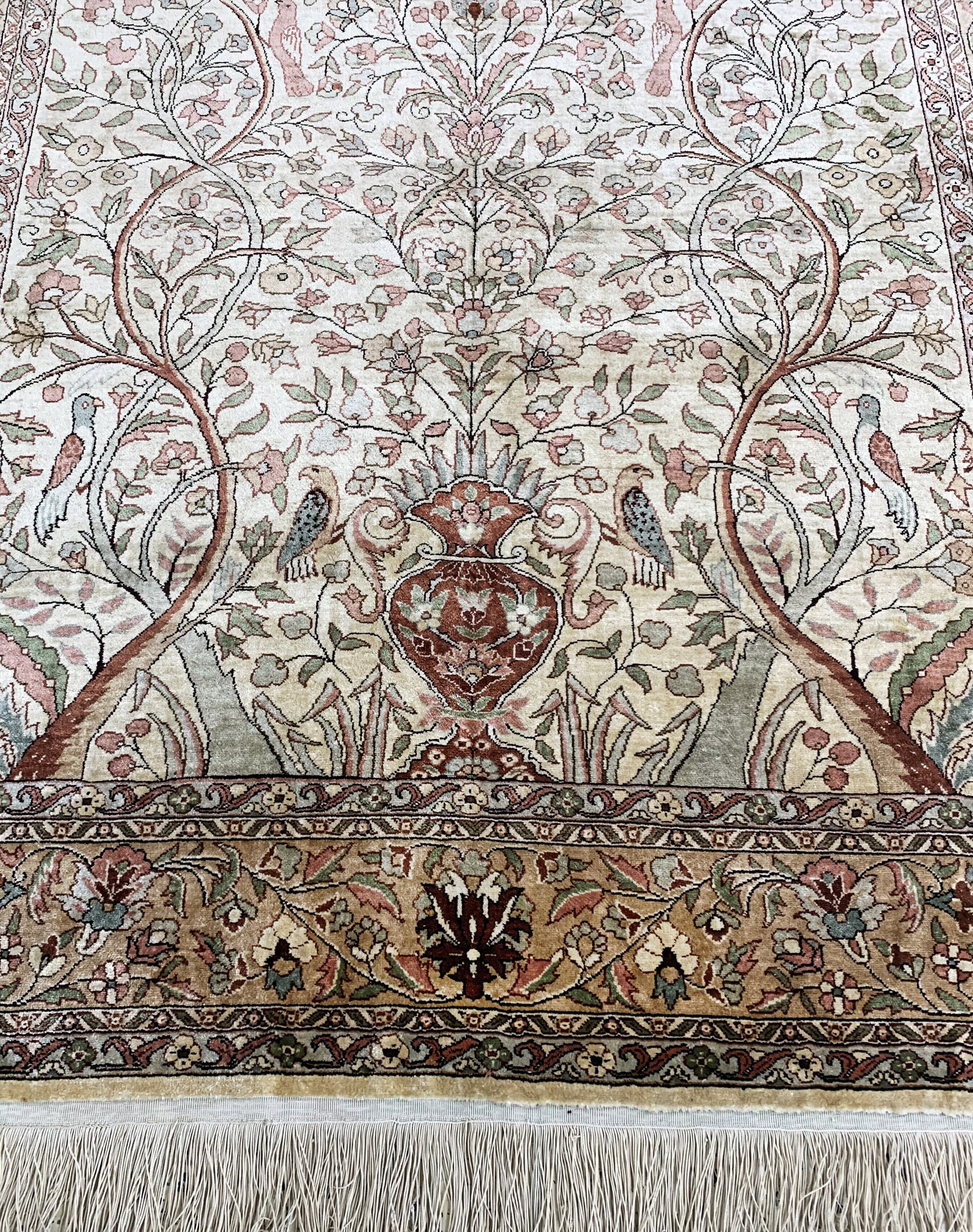 Detail c: Seiden Kayseri, Türkei, Mitte 20.Jhd, reineNaturseide, ca. 185 x 124 cm, EHZ: 1-2