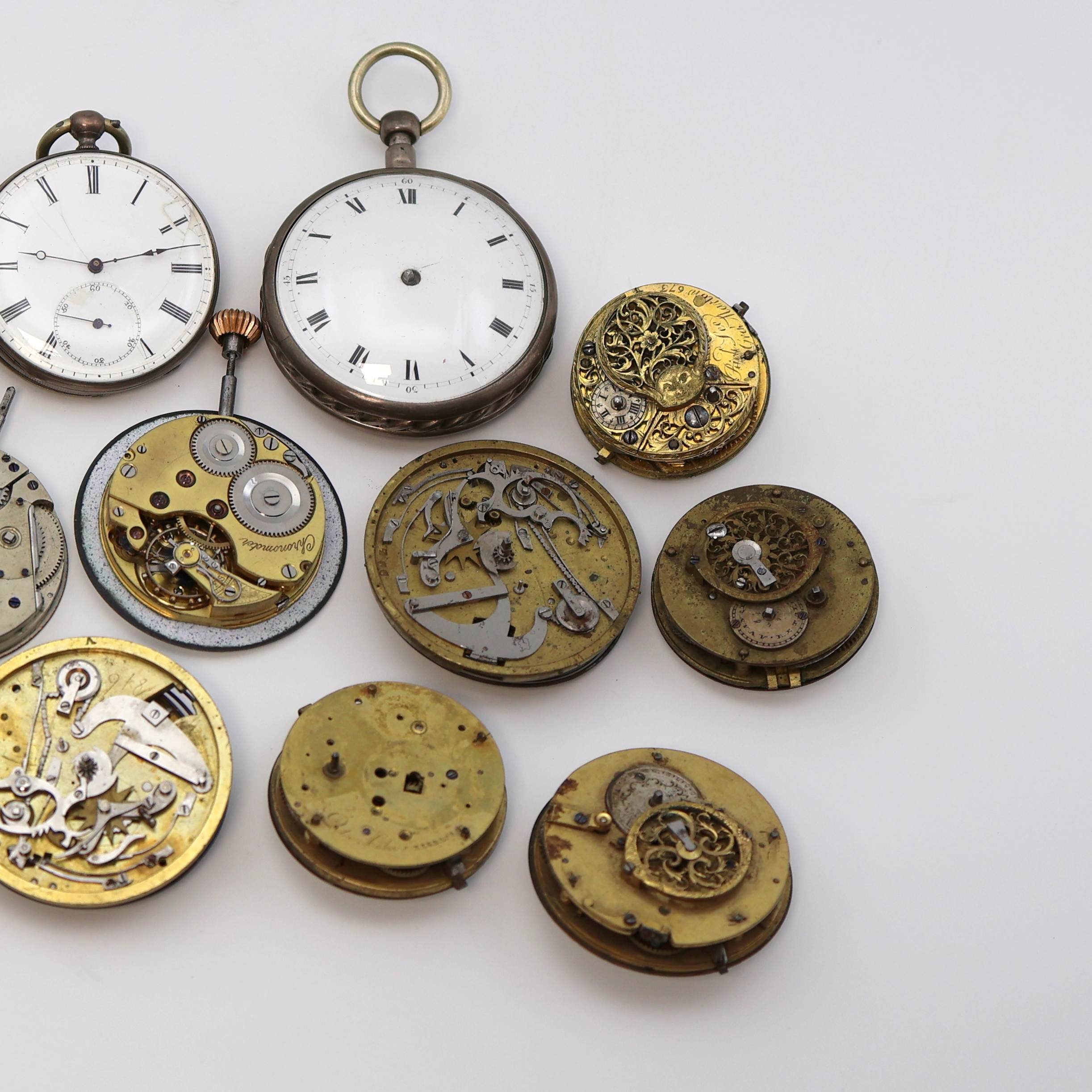 Detail b: Konvolut 3 Silber-Taschenuhren und 10 Taschenuhrwerke u.a. mit Repetition, um 1800 - 1910, Kronen-/Schlüsselaufzug, alle Werke def., f. ...