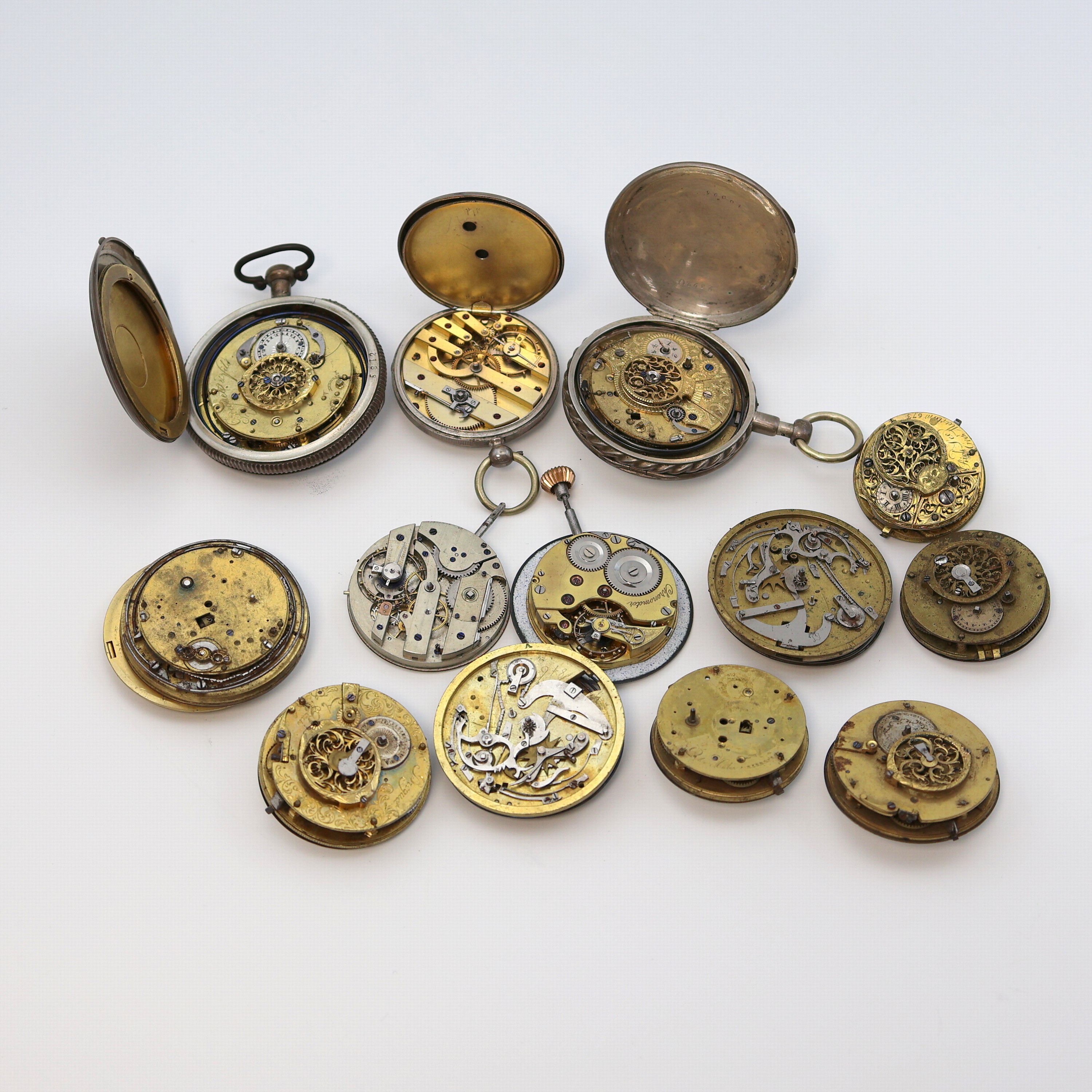 Detail c: Konvolut 3 Silber-Taschenuhren und 10 Taschenuhrwerke u.a. mit Repetition, um 1800 - 1910, Kronen-/Schlüsselaufzug, alle Werke def., f. ...