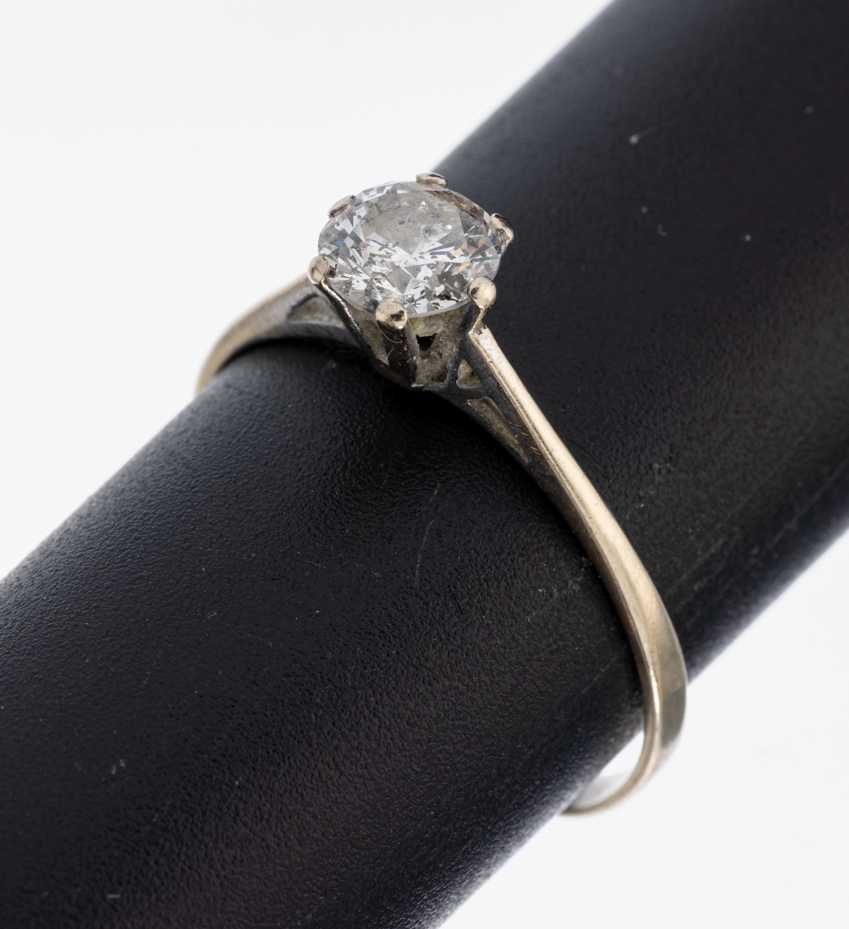 Image 26980870 - 14 kt Gold Brillant-Ring, WG 585/000, Brillant ca. 0.91 ct (grav.) Weiß/p2, RW 62, ca. ...