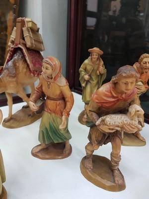 26980866l - Krippenfiguren, Anri Südtirol, Italien, Holz, handgeschnitzt und gefasst, 3 Magier ...