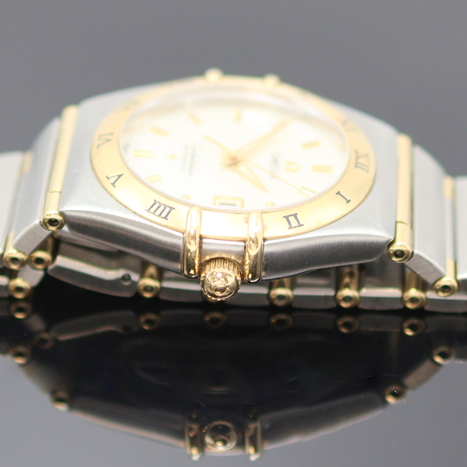 Detail c: OMEGA Constellation Damenarmbanduhr in Stahl/Gold Referenz 766.1201, Schweiz um 2000, Automatik, Boden aufgedr., orig. Gliederband m. Faltschl., ...
