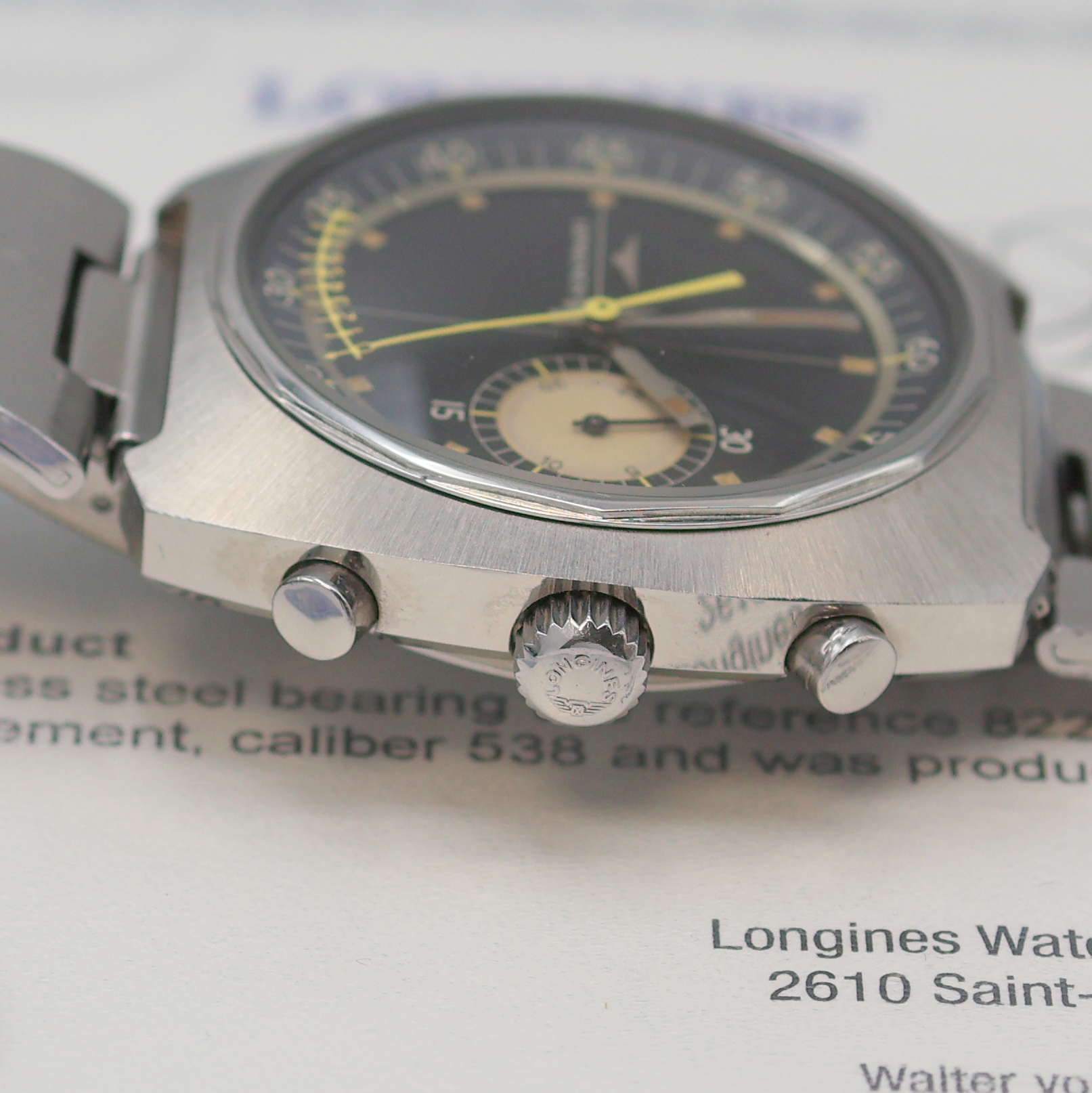 Detail d: LONGINES Taucher-Chronograph Kaliber 538 mit Flyback in Stahl Referenz 8225, Schweiz lt. beil. Stammbuchauszug 1969 gefertigt, großes verschr. Geh., ...