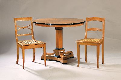Image 26981077 - Biedermeier Sitzgruppe, bestehend aus einem Tisch und drei Stühlen, Tisch um 1900, ...