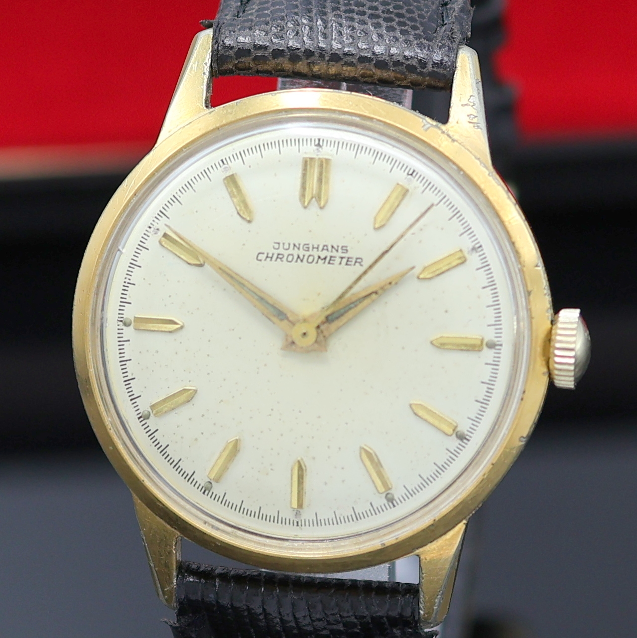Detail a: JUNGHANS vergoldeter Armbandchronometer, Deutschland um 1960, Handaufzug, Stahlboden aufgedr., silb. Zifferbl. pat./fl., gold. Std.-Ind., gold. ...