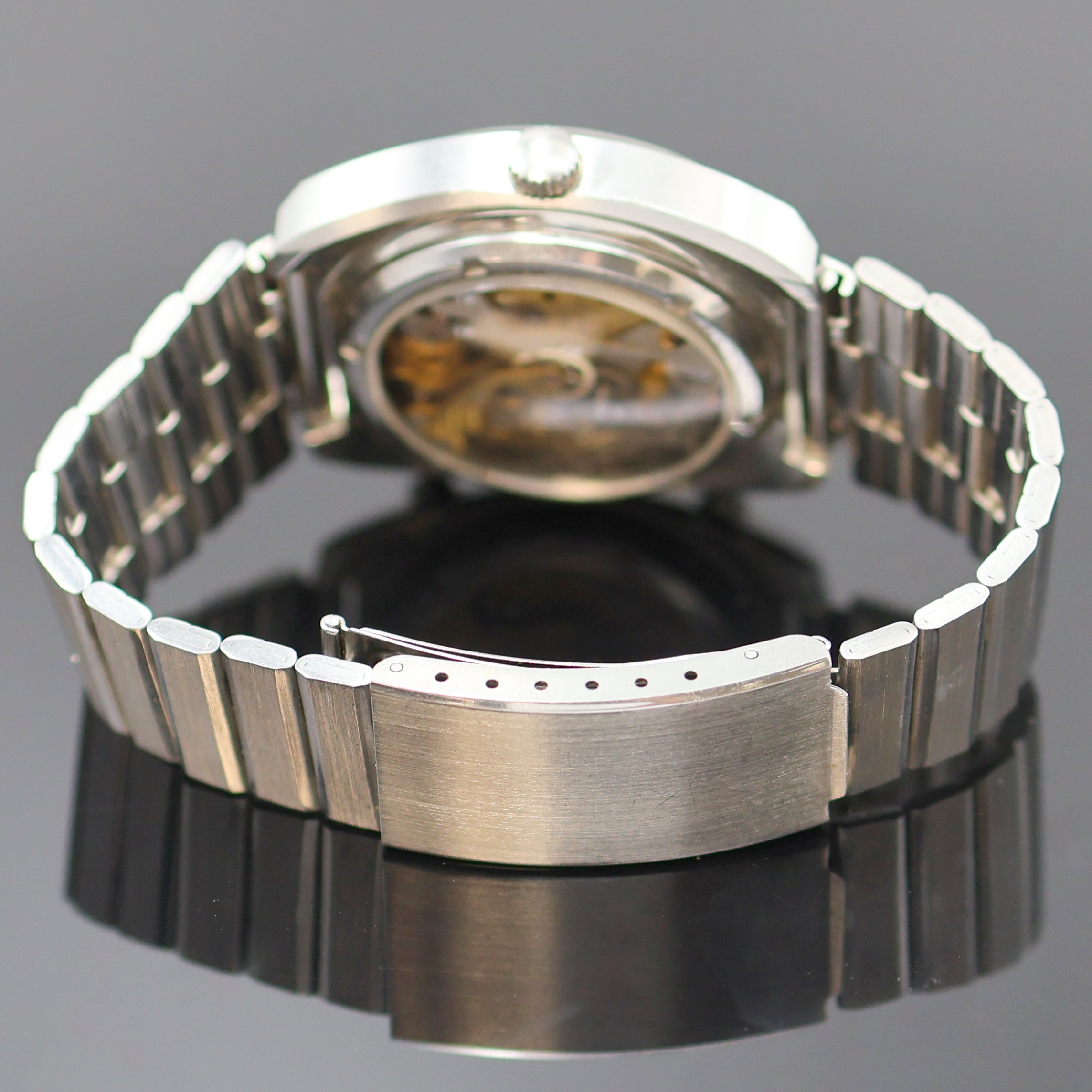 Detail c: DUGENA Chronomatic Herrenchronograph in Stahl Kaliber 15, Schweiz um 1975, Automatik, kissenförm. Geh., verschr. Glasboden später, am passenden ...