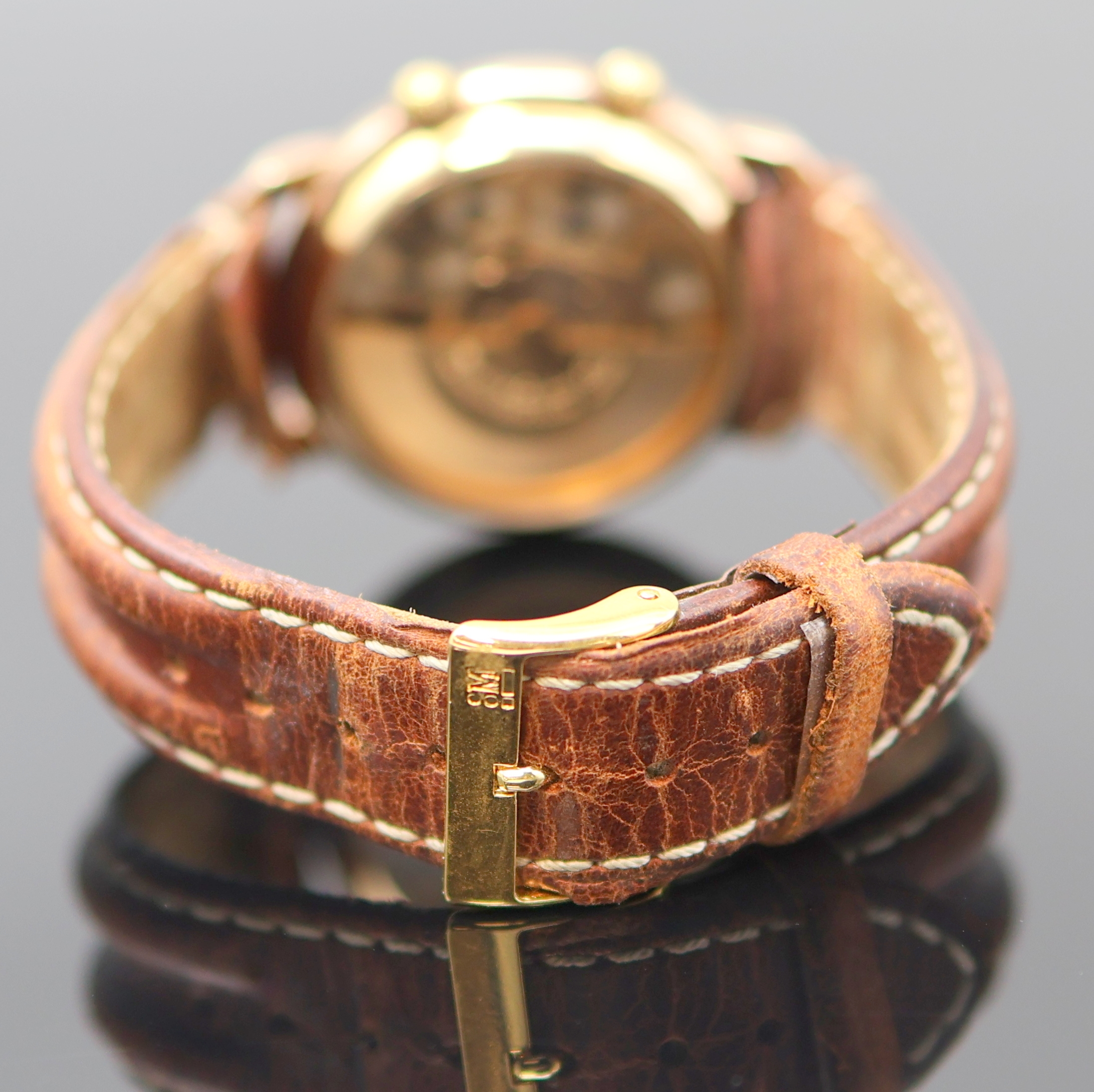 Detail c: MAURICE LACROIX Armbandwecker im vergoldeten Gehäuse, Schweiz um 1990, Automatik, beids. vergl., rotverg. Geh., Boden aufgedr., translucid lack. ...