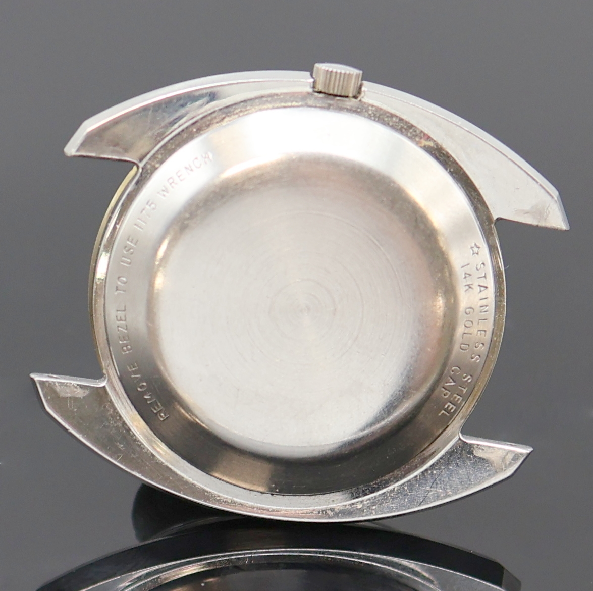 Detail d: LONGINES 2 Automatikarmbanduhren in Stahl/ vergoldet, Schweiz um 1970, 1) Admiral, verg., verschr. Glasboden in Stahl später, silb. Zifferbl., gold. ...