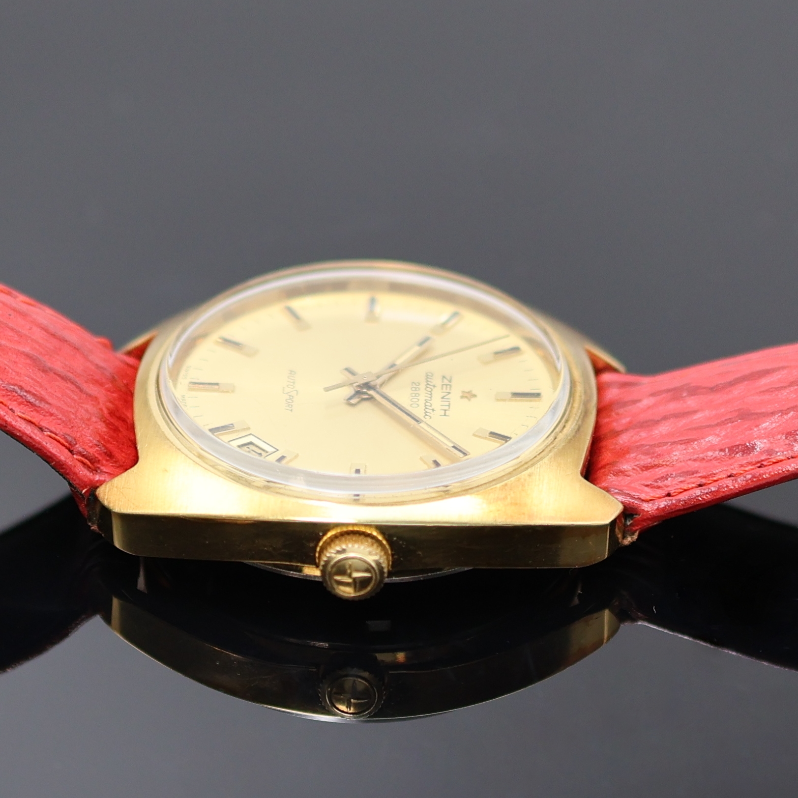 Detail b: ZENITH Autosport vergoldete Armbanduhr Referenz 20-1290-290, Schweiz um 1970, Automatik, 2-tlg. Geh., Boden verschr., gold. Zifferbl., gold. Indizes ...