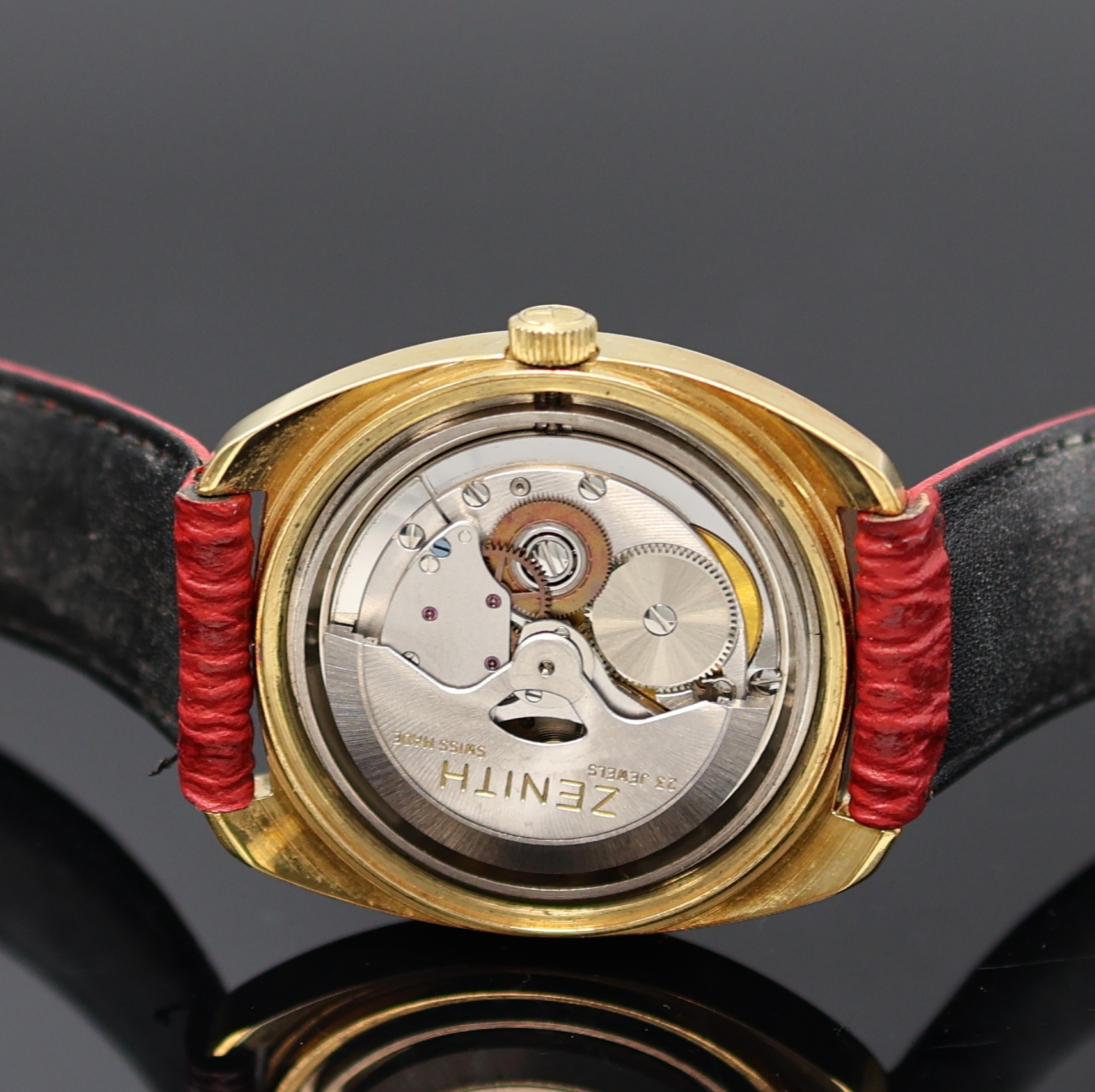 Detail d: ZENITH Autosport vergoldete Armbanduhr Referenz 20-1290-290, Schweiz um 1970, Automatik, 2-tlg. Geh., Boden verschr., gold. Zifferbl., gold. Indizes ...