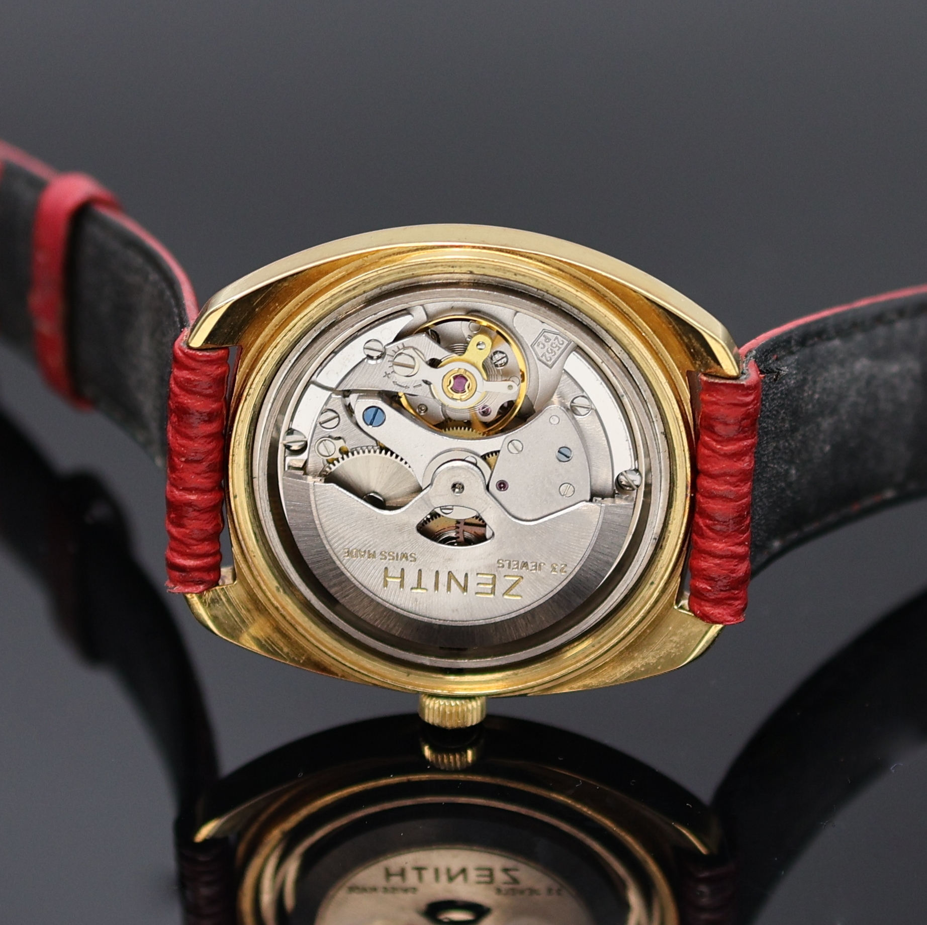 Detail e: ZENITH Autosport vergoldete Armbanduhr Referenz 20-1290-290, Schweiz um 1970, Automatik, 2-tlg. Geh., Boden verschr., gold. Zifferbl., gold. Indizes ...