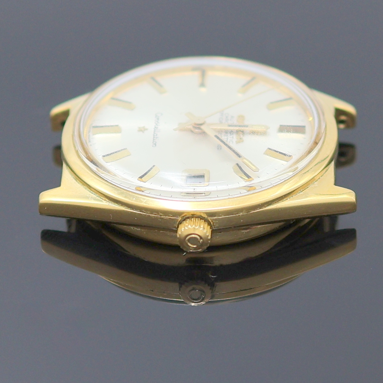 Detail a: OMEGA Constellation vergoldete Armbanduhr, Schweiz um 1968, Automatik, 2-tlg. Geh. ohne Band, rücks. Verglasung später, silb. Zifferbl. m. aufges. ...