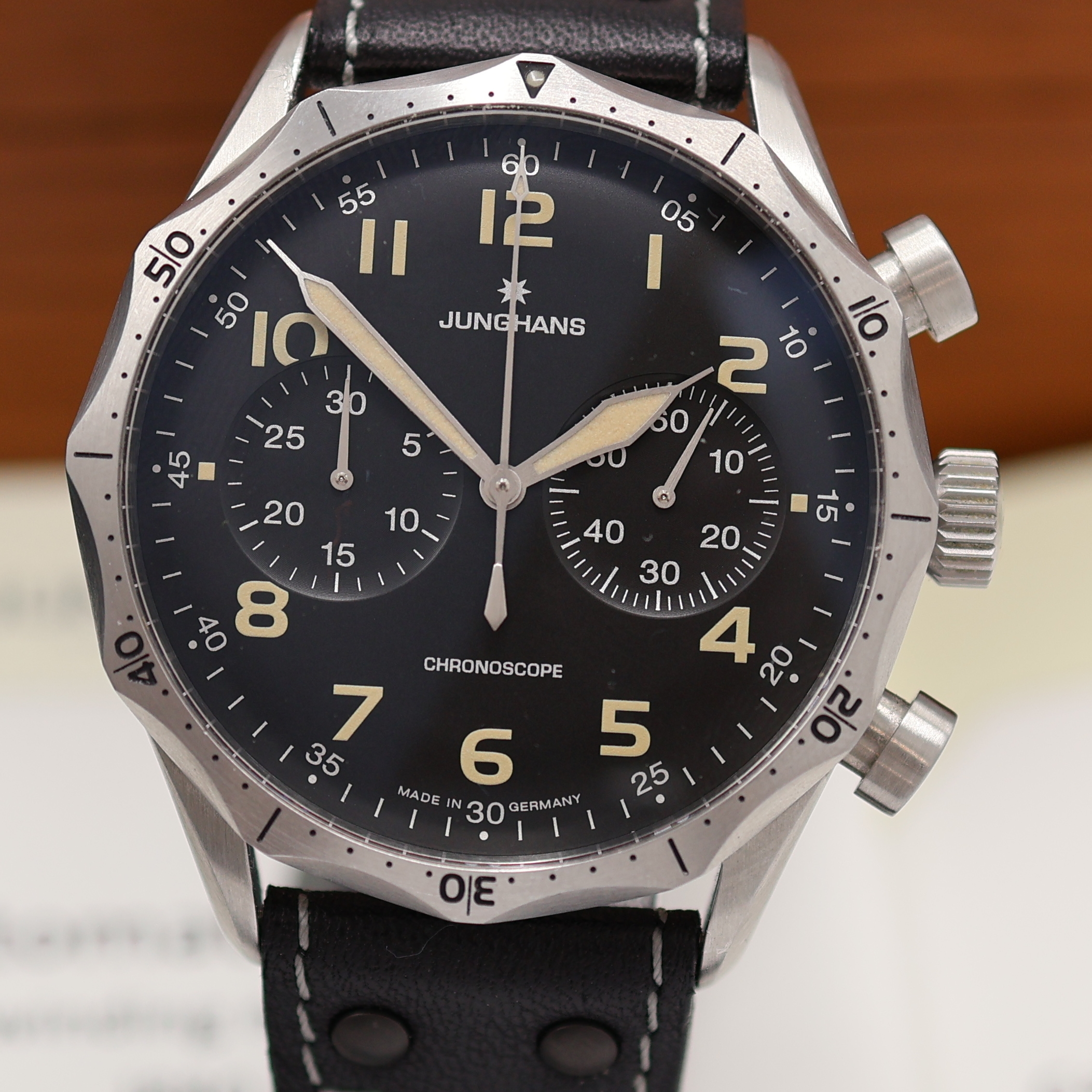 Detail a: JUNGHANS Herrenchronograph Chronoscope Referenz 027/3591.00, Schweiz verk. lt. beil. Pap. 05/2016, Automatik, Edelstahlgeh., Boden 7-fach verschr., ...