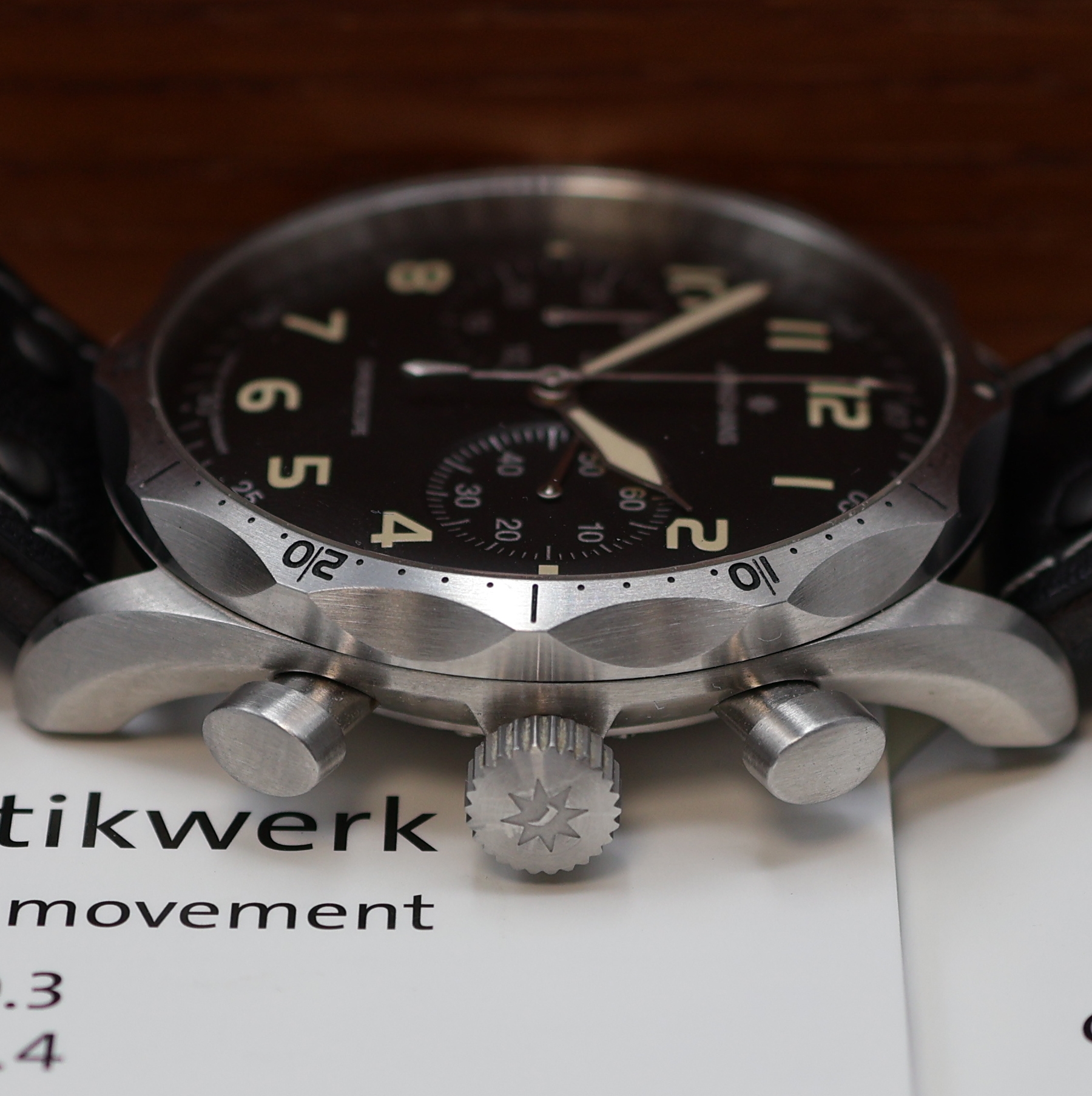Detail c: JUNGHANS Herrenchronograph Chronoscope Referenz 027/3591.00, Schweiz verk. lt. beil. Pap. 05/2016, Automatik, Edelstahlgeh., Boden 7-fach verschr., ...