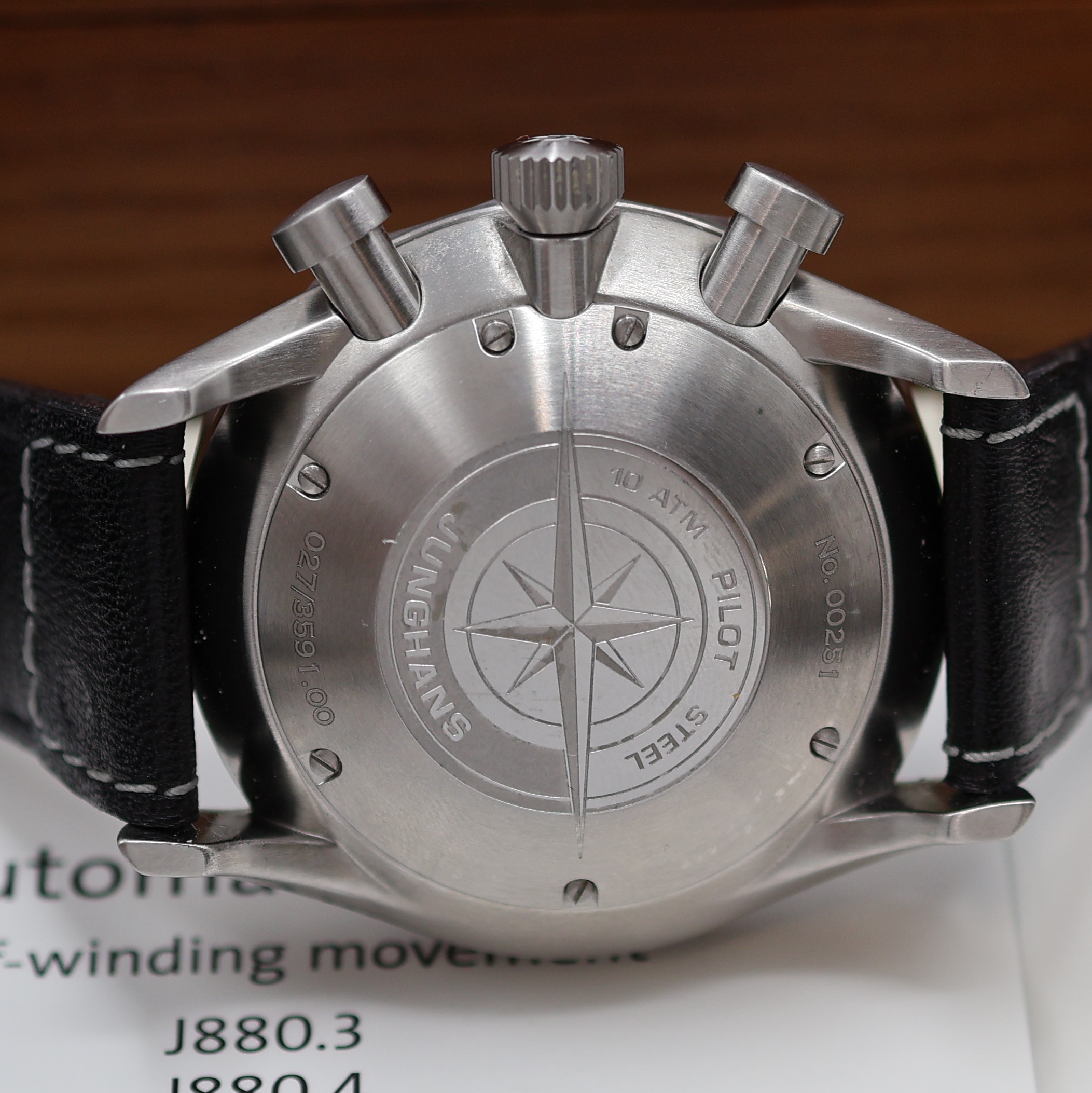 Detail d: JUNGHANS Herrenchronograph Chronoscope Referenz 027/3591.00, Schweiz verk. lt. beil. Pap. 05/2016, Automatik, Edelstahlgeh., Boden 7-fach verschr., ...