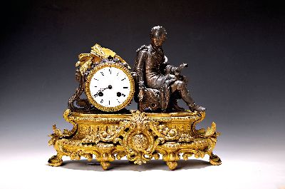 Image Pendule, Frankreich, um 1880/1900, reich verzierter Messingguss, Figurenbekrönung eines ...