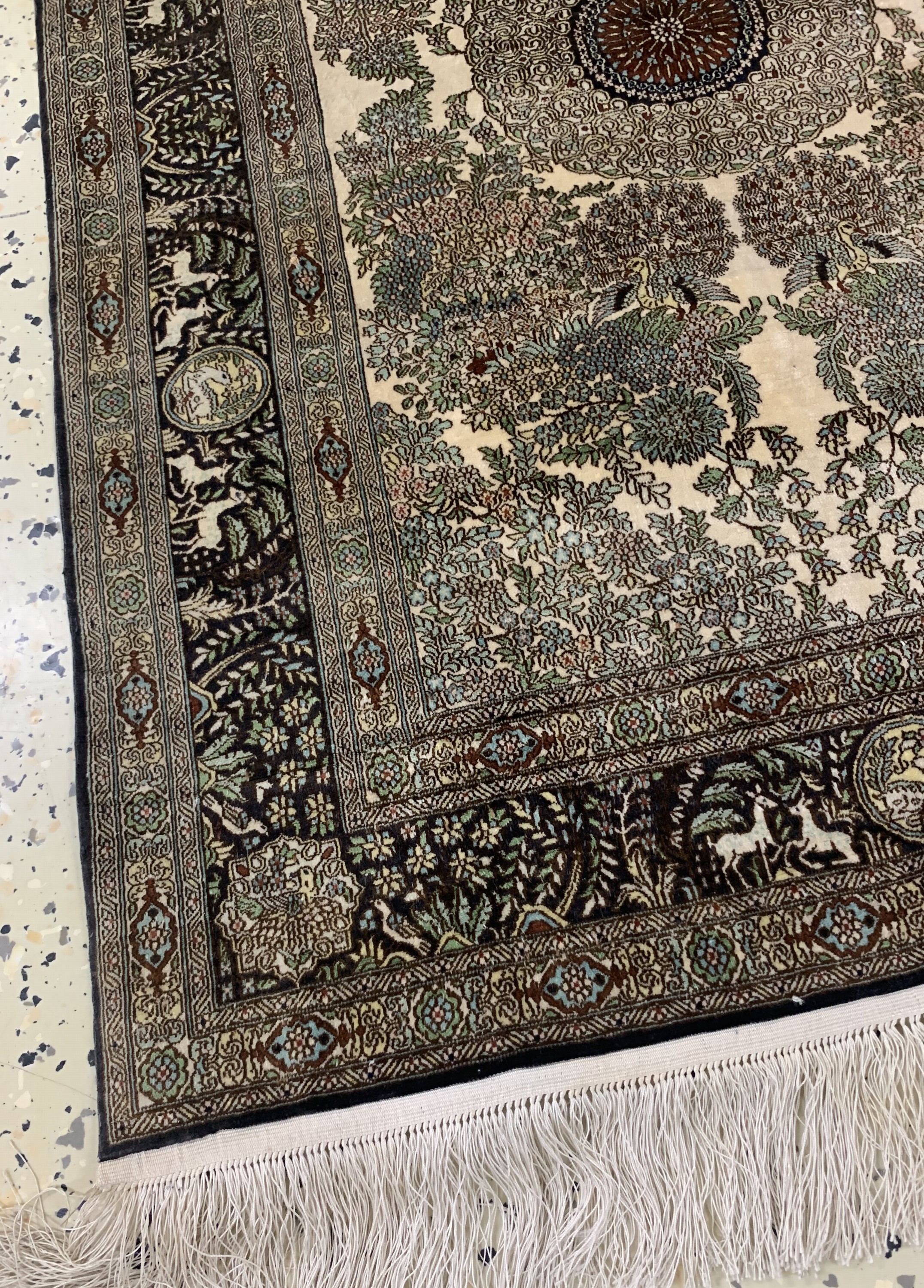 Detail b: Hereke Sehr fein, China, Ende 20.Jhd, reineNaturseide, ca. 91 x 64 cm, ca. 2,2 Mio. Kn/qm, EHZ: 1-2