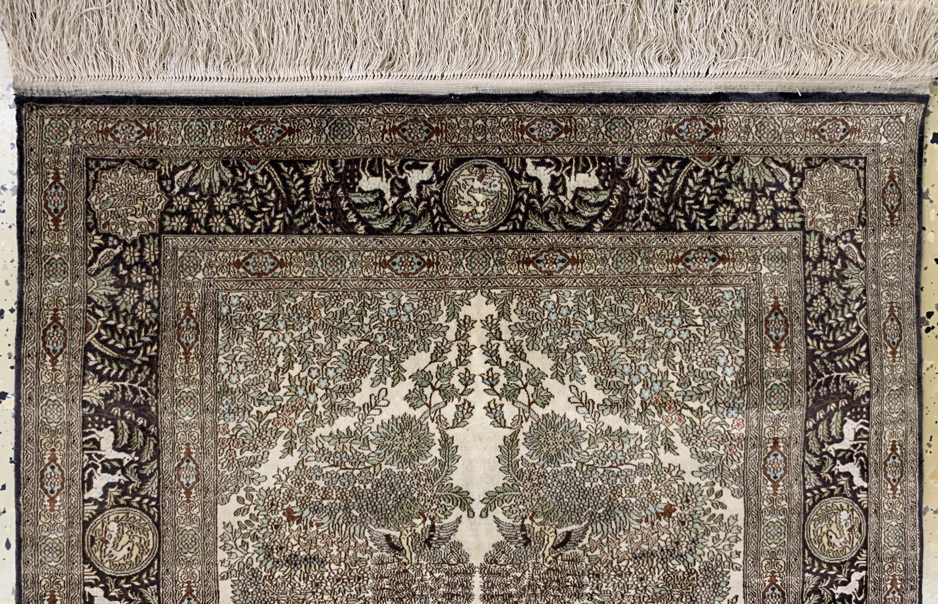 Detail d: Hereke Sehr fein, China, Ende 20.Jhd, reineNaturseide, ca. 91 x 64 cm, ca. 2,2 Mio. Kn/qm, EHZ: 1-2
