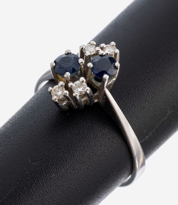 Image 26982275 - 14 kt Gold Saphir-Brillant-Ring, WG 585/000, 2 rundfacett. Saphire zus. ca. 0.50 ct, 4 ...
