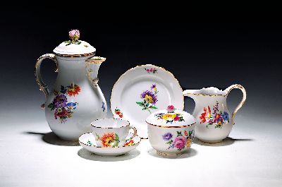 Image Kaffeeservice für 12 Personen, Meissen, vorwiegend Pfeifferzeit, 1. Wahl, Kaffeekanne, ...