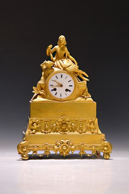 Image Französische Pendule, um 1840/50, vergoldetes und verziertes Bronzegehäuse, Sockel mit ...