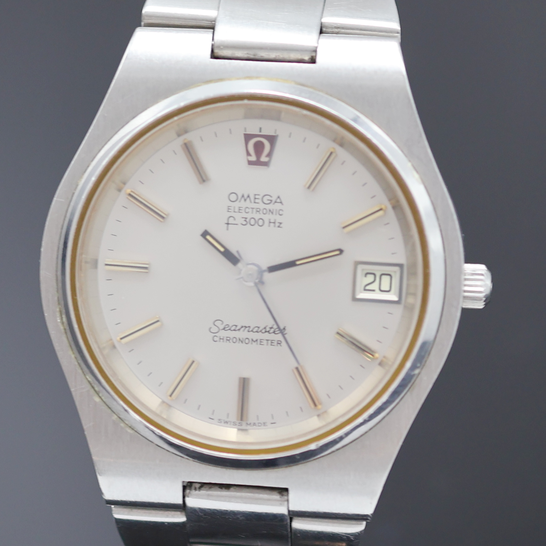 Detail a: OMEGA Seamaster Chronometer Herrenarmbanduhr f300 mit Stimmgabelschwinger Referenz 198.0044, Schweiz um 1970, Edelstahlgeh. inkl. orig. Stahlband m. ...