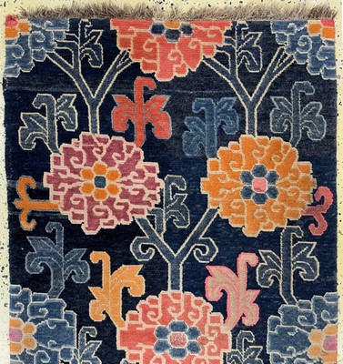 26982324a - Shigatse´Khaden´Lotus, alt, Tibet, Anfang 20.Jhd, Wolle auf Baumwolle, ca. 170 x 88 cm, ...