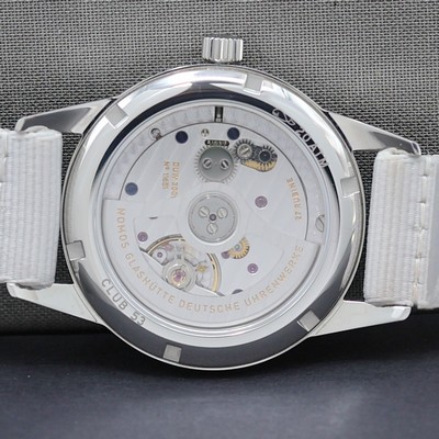 26982671e - NOMOS Armbanduhr Neomatik Club Signalrot Referenz 743, Automatik, Edelstahlgeh. inkl. ...