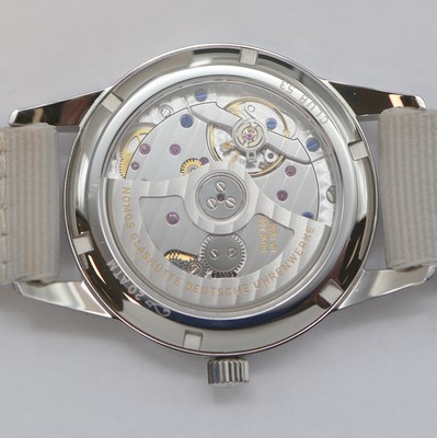 26982671f - NOMOS Armbanduhr Neomatik Club Signalrot Referenz 743, Automatik, Edelstahlgeh. inkl. ...