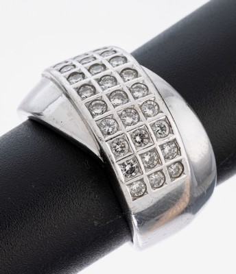 Image 26982707 - 14 kt Gold Brillant-Ring, WG 585/000, schwere Verarbeitung, 27 Brillanten zus. ca. 0.50 ...