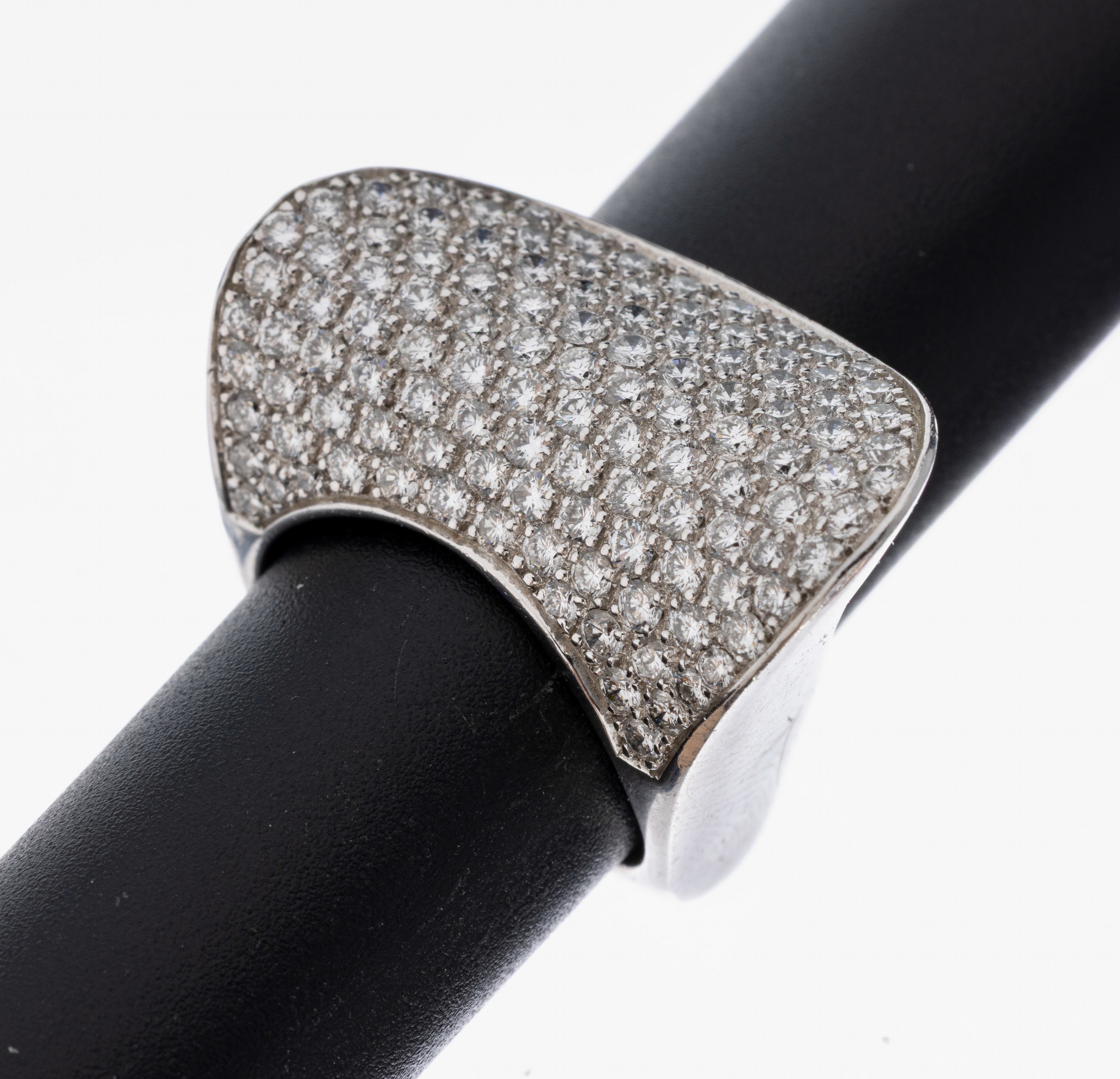 Image 26982852 - 18 kt Gold Brillant-Ring, WG 750/000, qualitätvolle Verarbeitung, außergewöhnliches ...