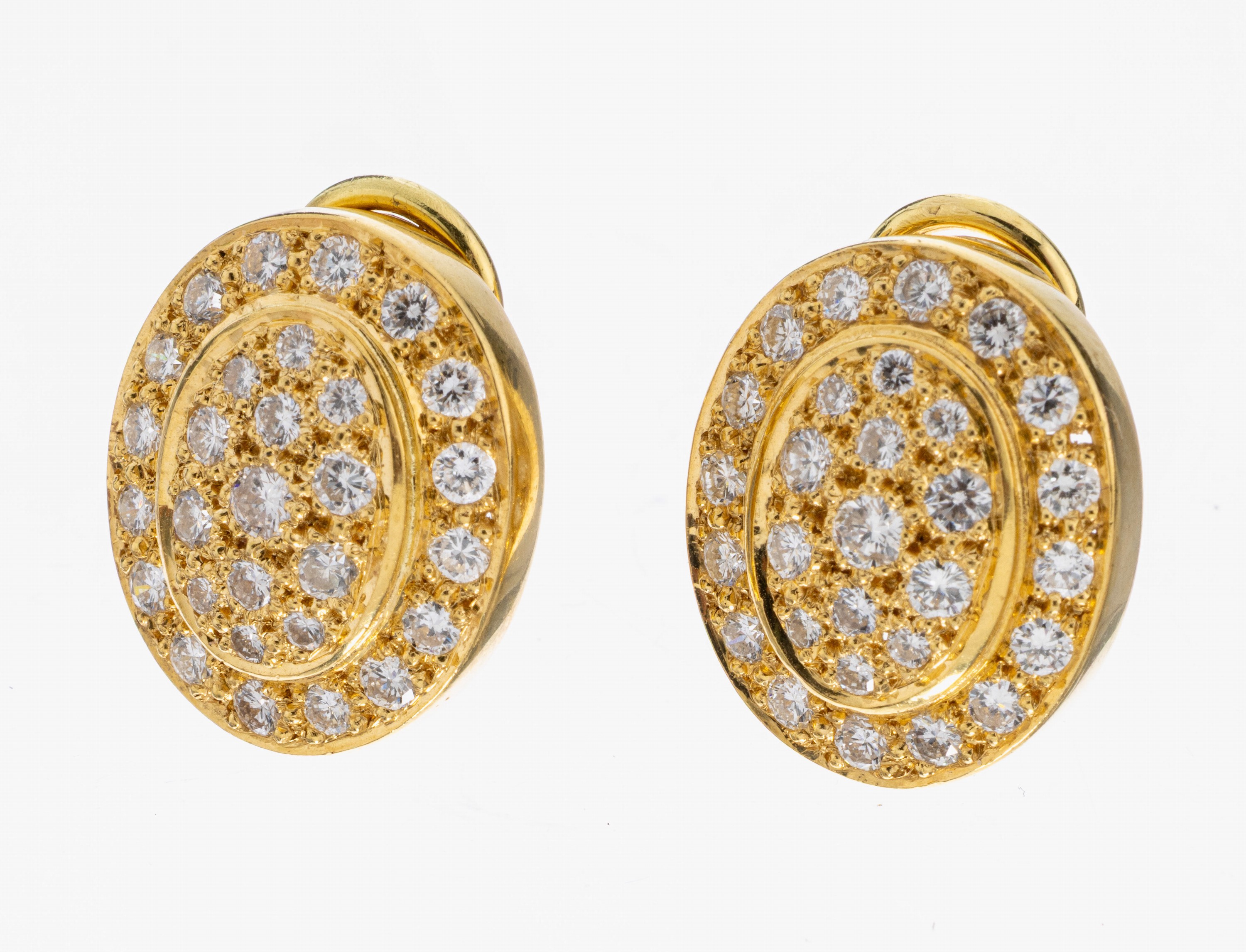 Image 26982902 - Paar 18 kt Gold Brillant-Ohrclips, GG 750/000, oval, 58 Brillanten zus. ca. 2.00 ct ...