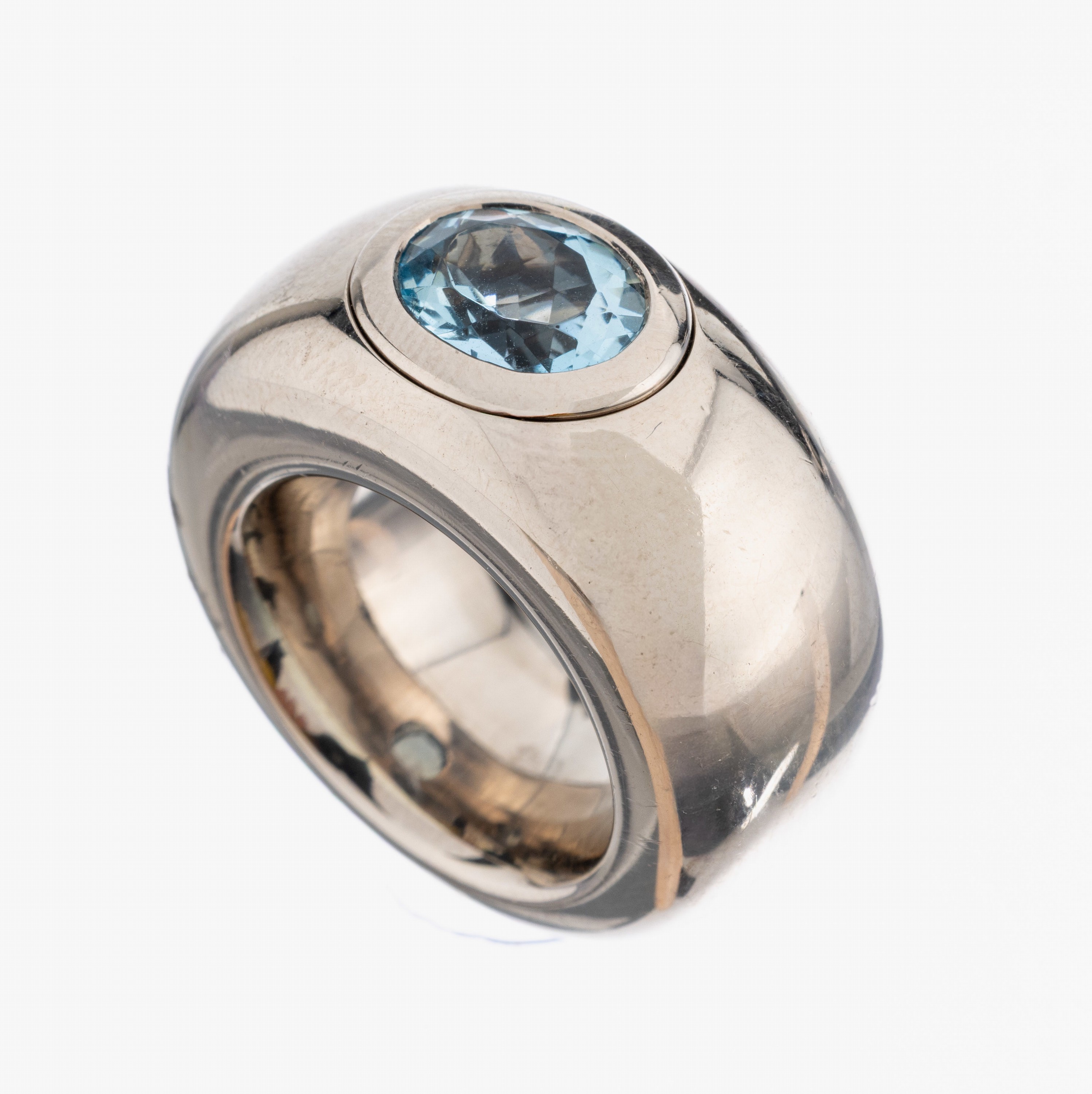 Image 26982935 - Massiver 14 kt Gold Aquamarin-Ring, WG 585/000 gepr., ovalfacett. Aquamarin ca. 2.4 ct, ...