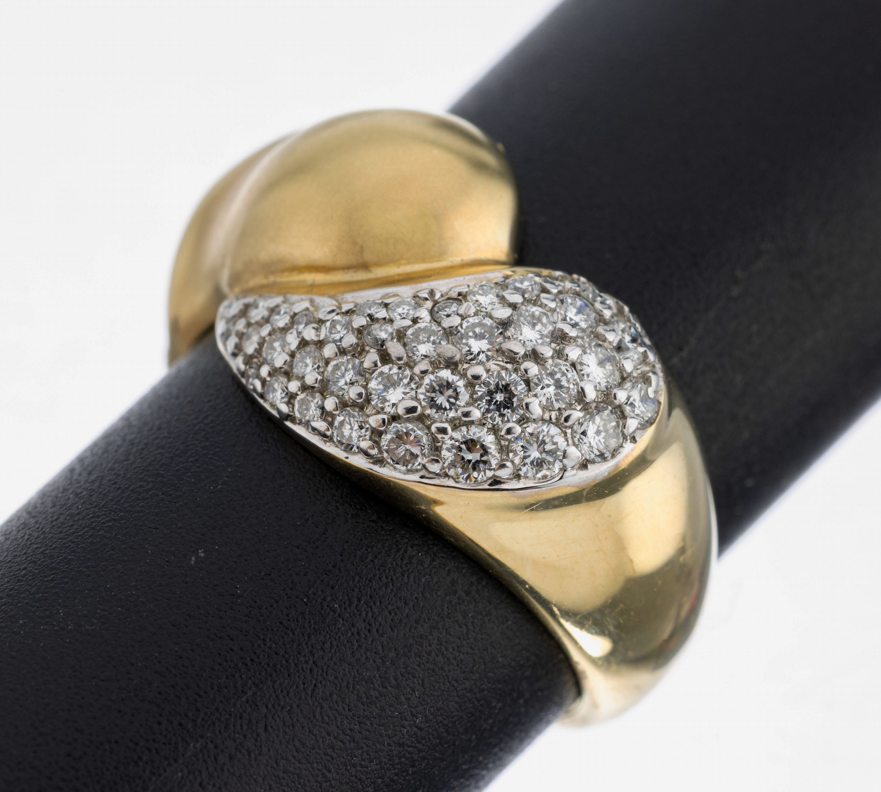 14 kt Gold Brillant-Ring, GG 585/000, 36 Brillanten zus. ca. 0.50 ct Weiß/si, RW 56, ca. 5.3 g