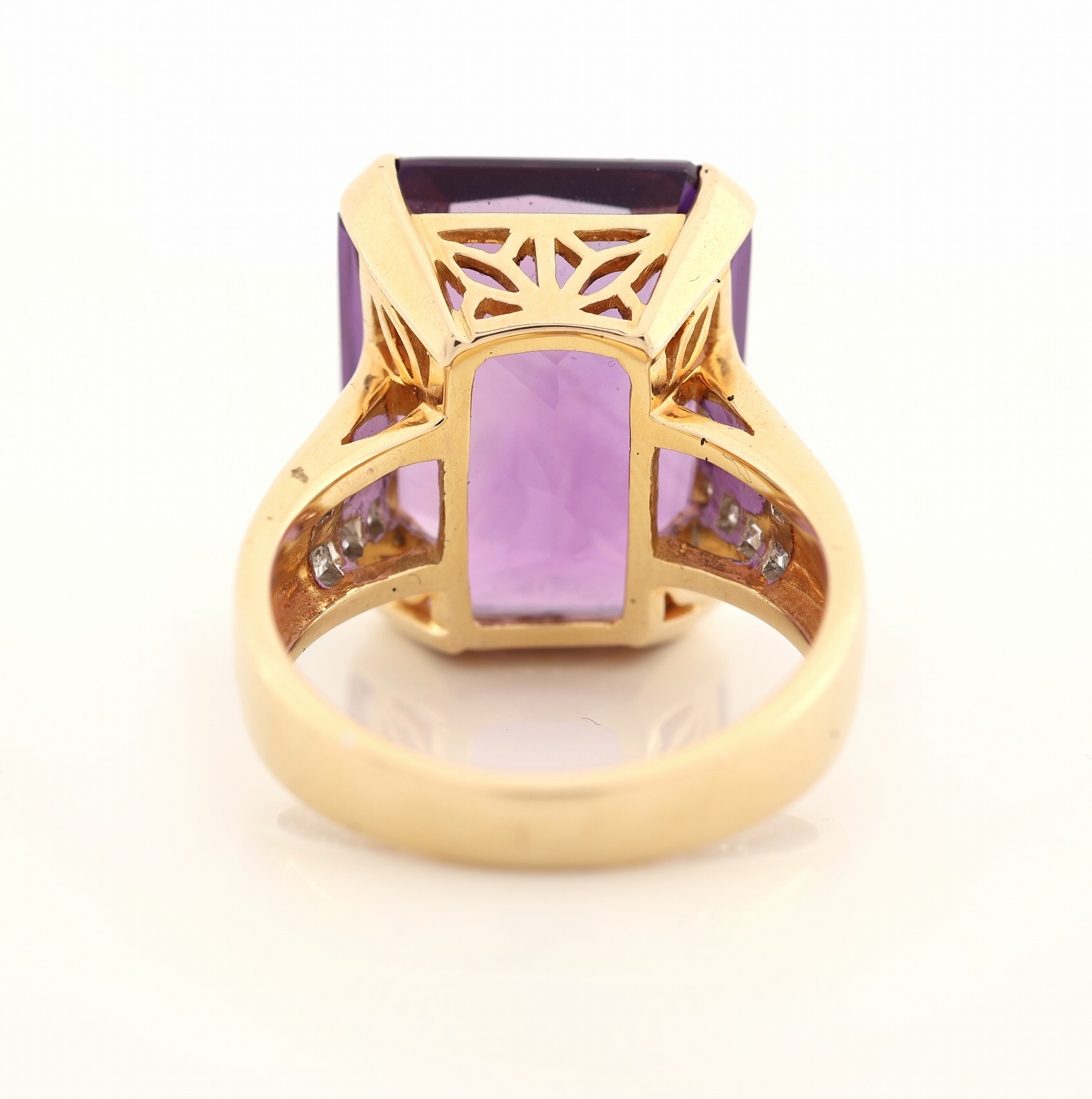 Detail c: 14 kt Gold Amethyst-Diamant-Ring, GG 585/000, rechteckig facett. Amethyst ca. 15.69ct, 16 Princesscut-Diamanten zus. ca. 0.39 ct Weiß/si, RW 54, ...