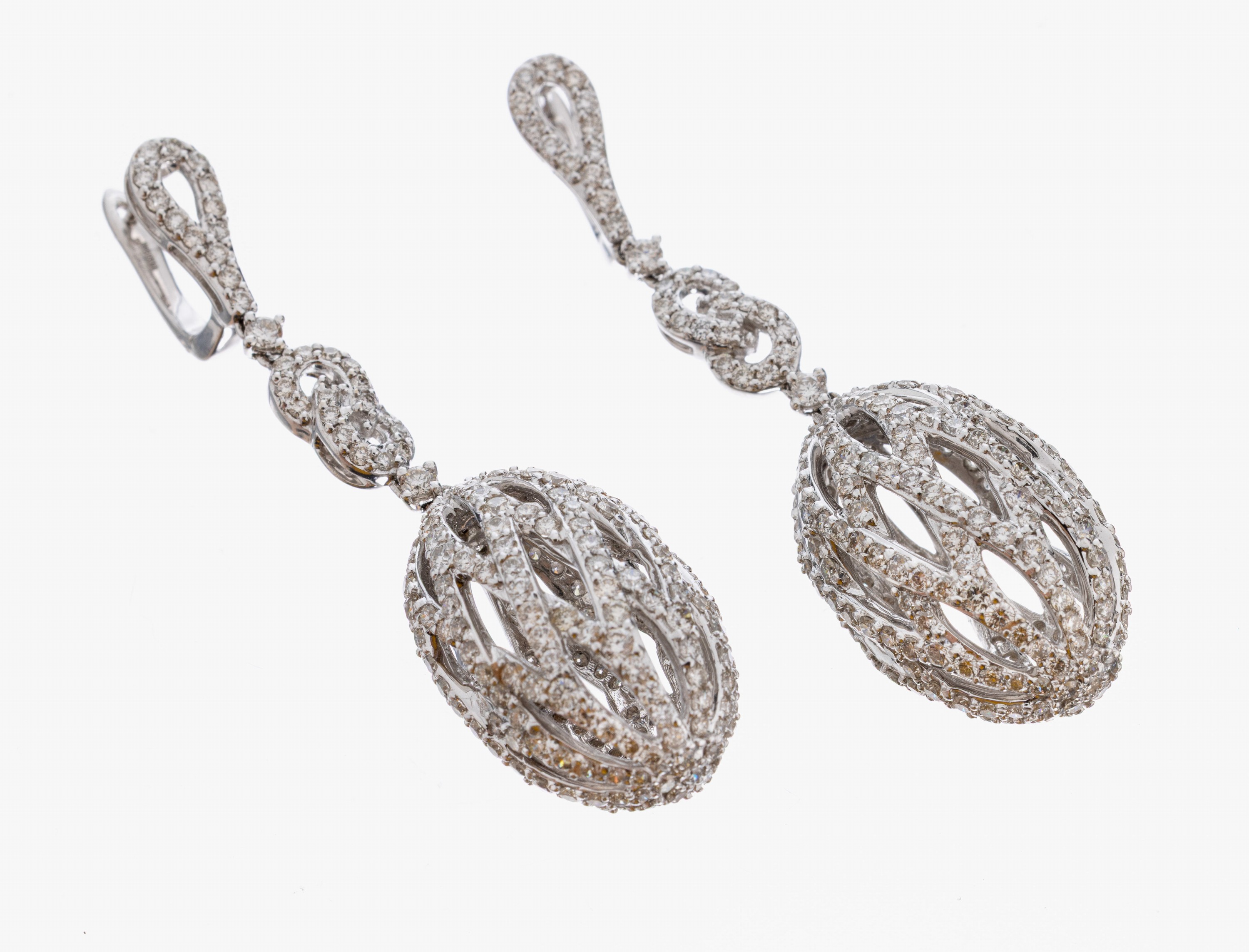 Image 26982952 - Paar 18 kt Gold Brillant-Ohrhänger, WG 750/000, beweglich gearbeitet, vollplastische ...