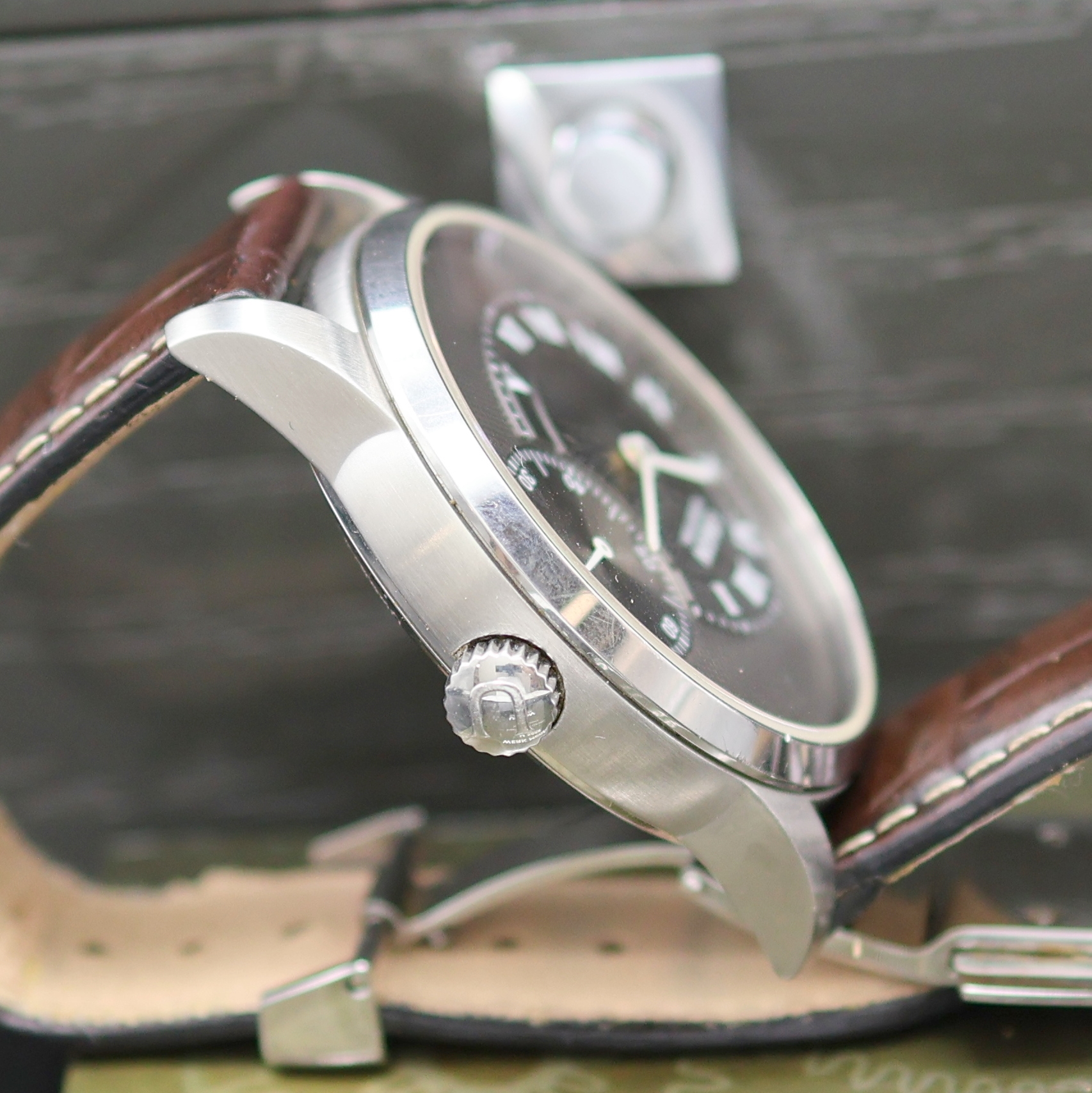 Detail e: UNION GLASHÜTTE 1893 Herrenarmbanduhr Referenz D007.444.16.083.00, Schweiz lt. beil. Pap. verk. 09/2015, Automatik, 3-teil. Edelstahlgeh. beids. ...
