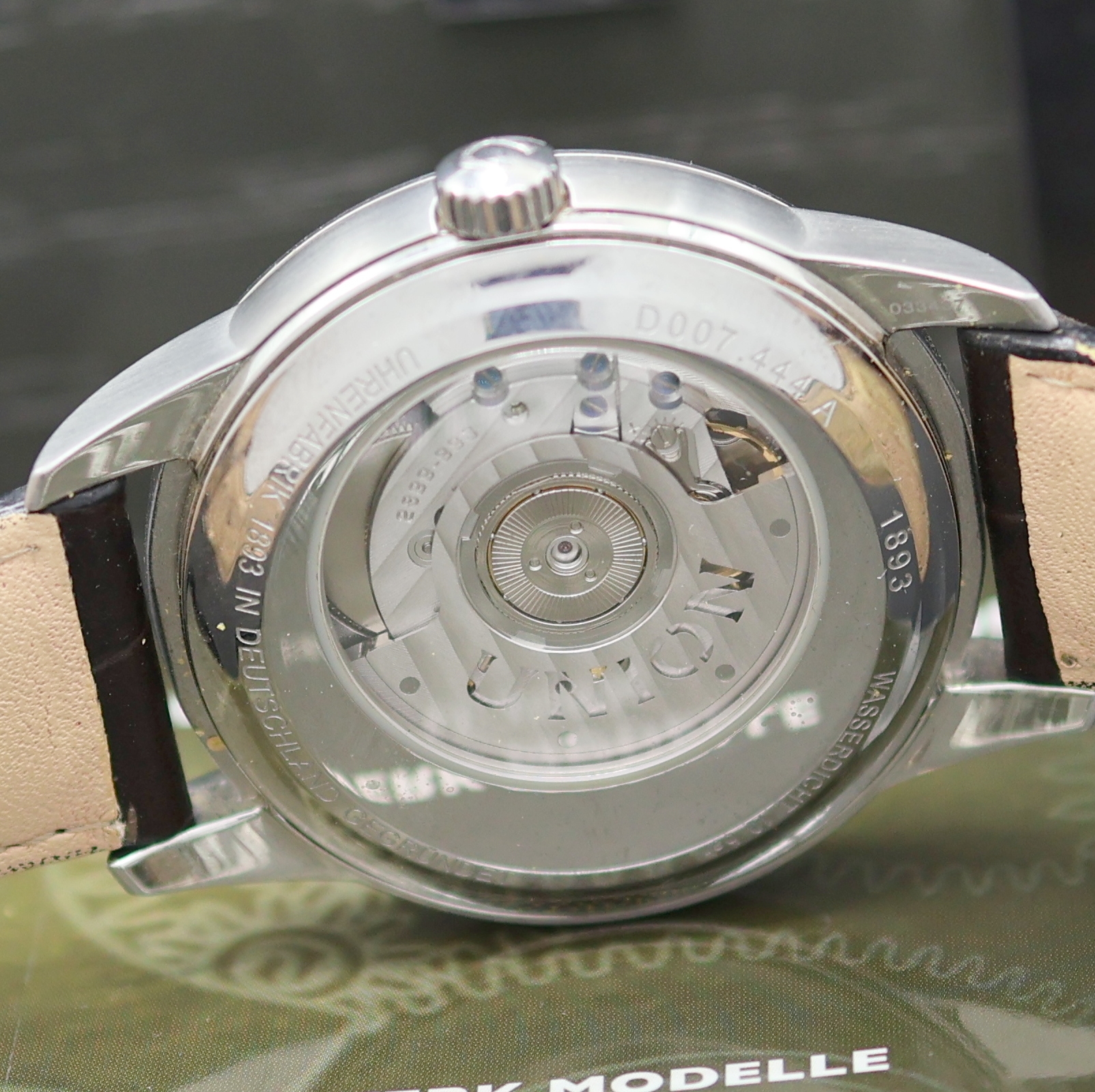 Detail g: UNION GLASHÜTTE 1893 Herrenarmbanduhr Referenz D007.444.16.083.00, Schweiz lt. beil. Pap. verk. 09/2015, Automatik, 3-teil. Edelstahlgeh. beids. ...